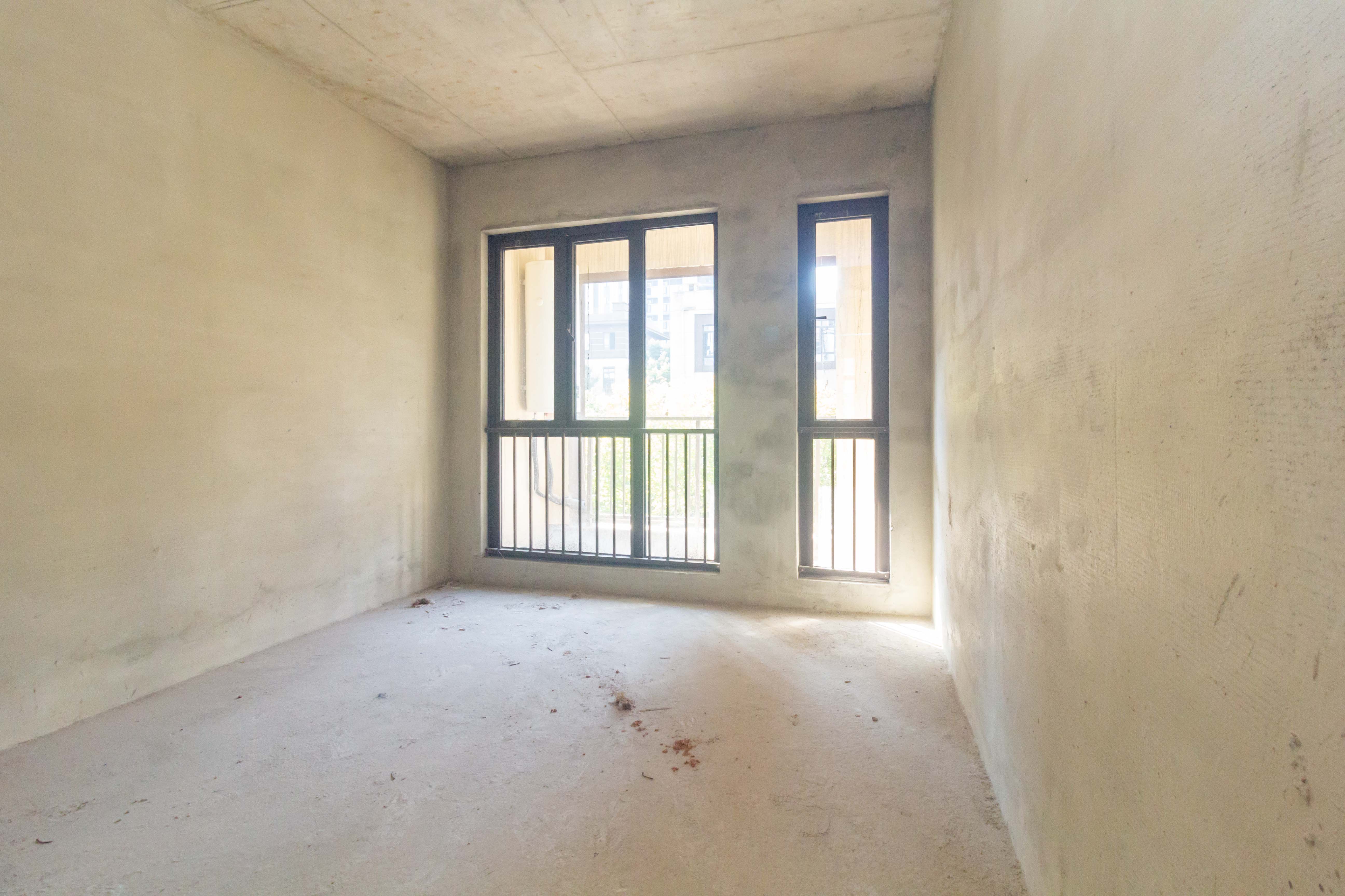 龙湖碧桂园天宸原著  4室2厅4卫    370.0万 龙湖碧桂园天宸原著  4室2厅4卫    370.0万其他