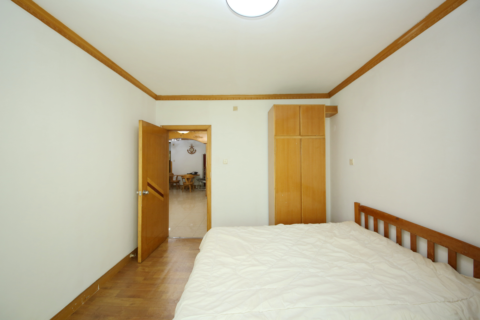 建工集团单位房  2室2厅1卫    104.0万卧室