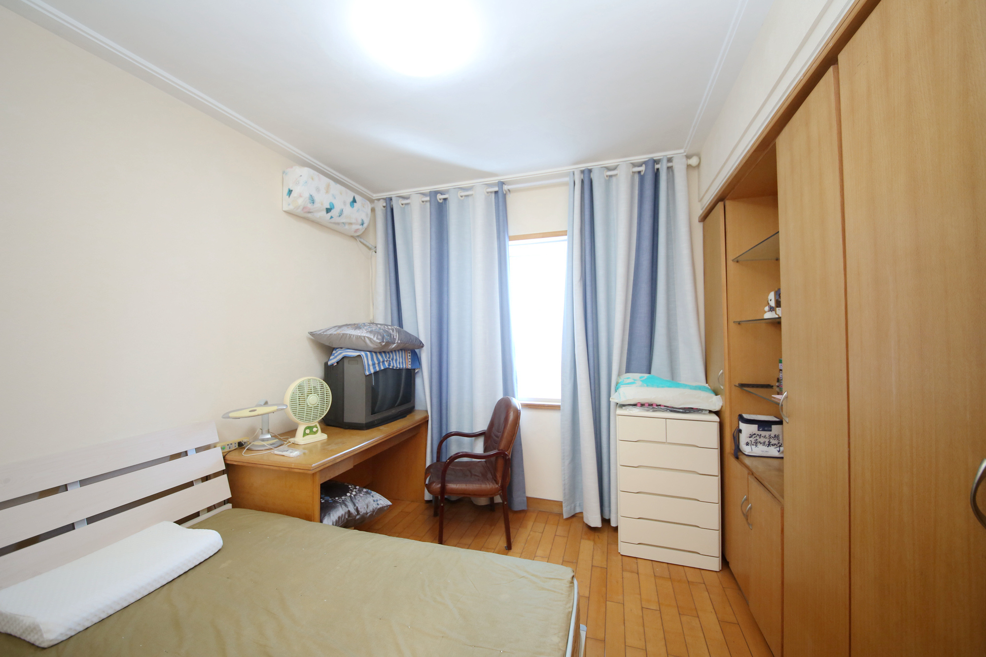 安全厅宿舍阳光小区（湘湖渔场阳光小区)  3室2厅1卫   89.90万卧室