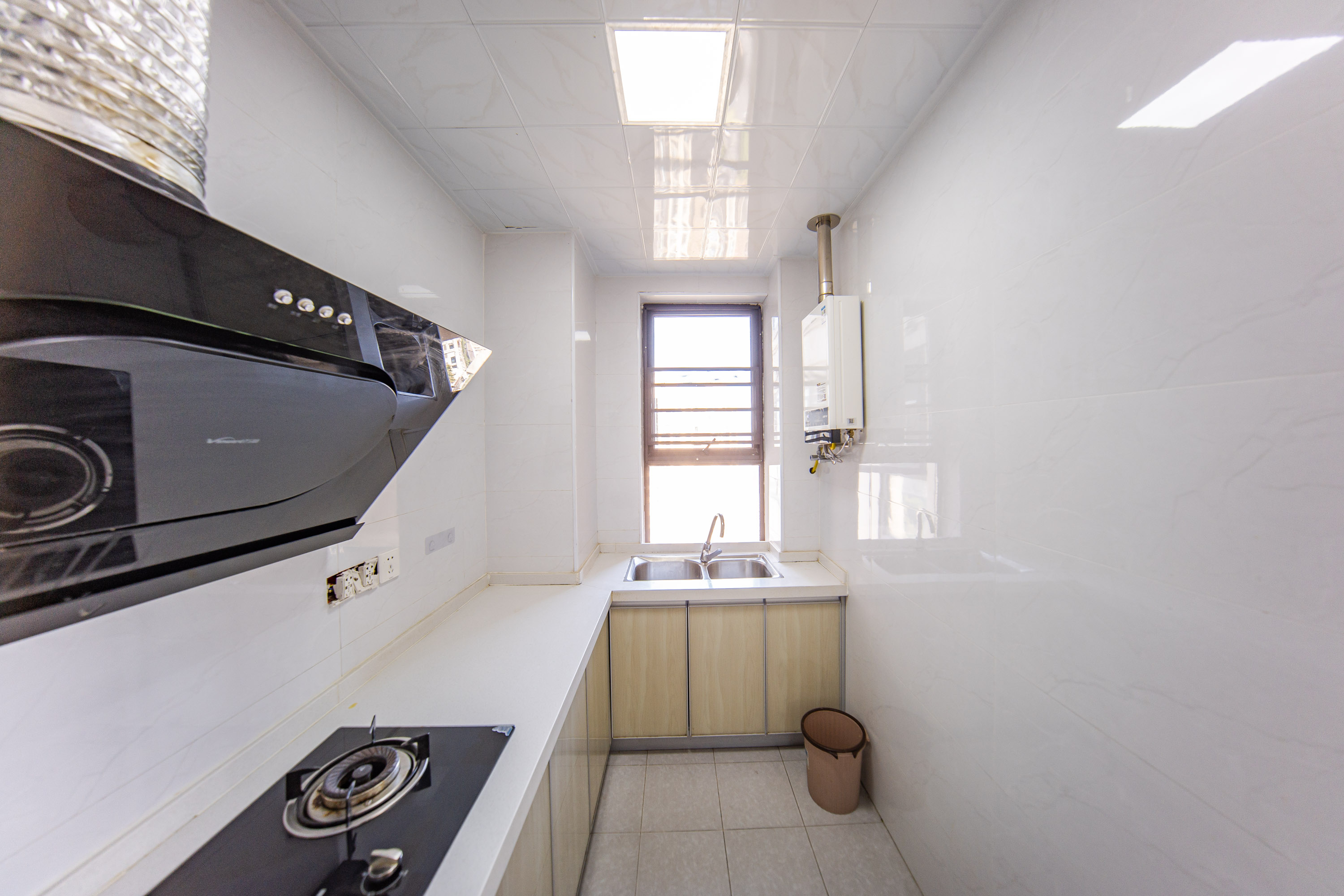 洋湖18克拉（旷远洋湖18克拉）  3室2厅1卫    92.8万厨房