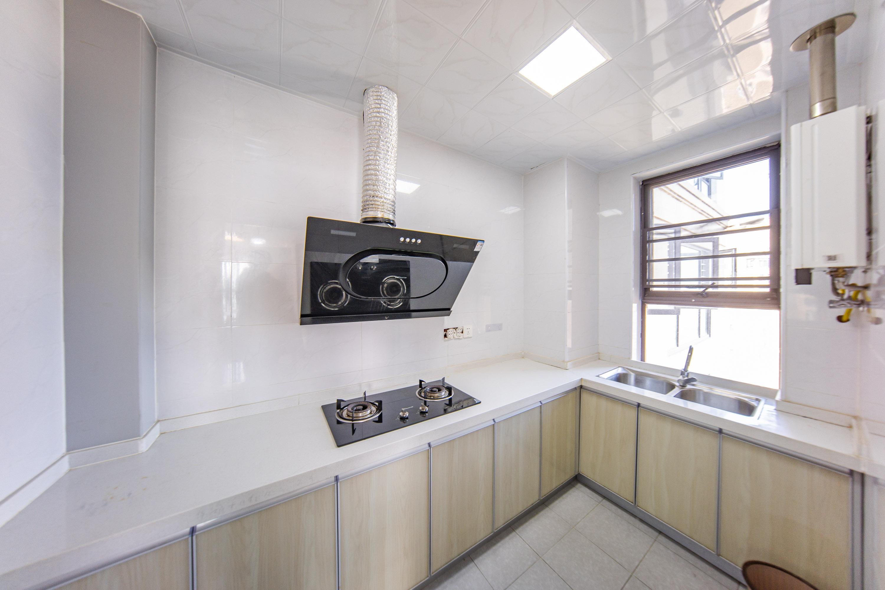 洋湖18克拉（旷远洋湖18克拉）  3室2厅1卫    92.8万厨房