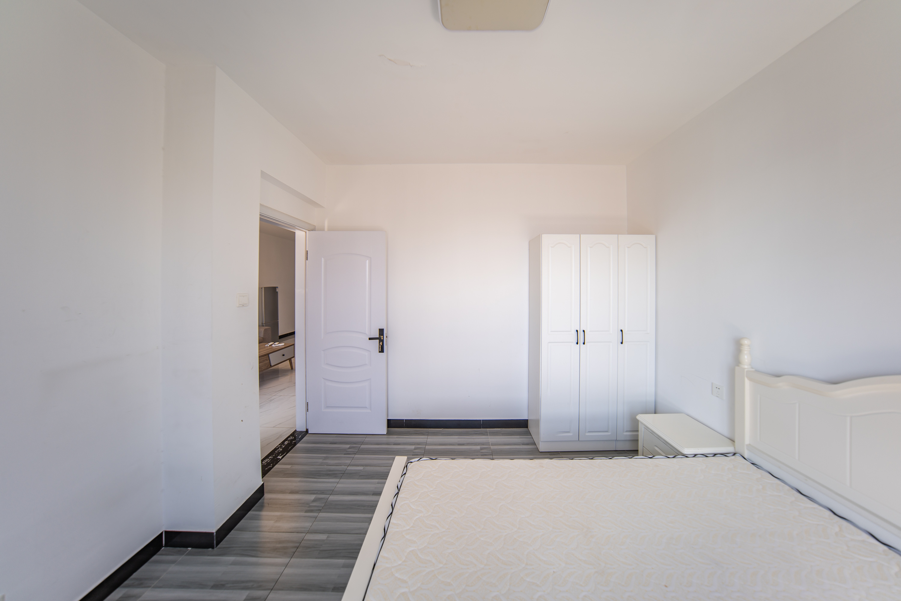 洋湖18克拉（旷远洋湖18克拉）  3室2厅1卫    92.8万卧室