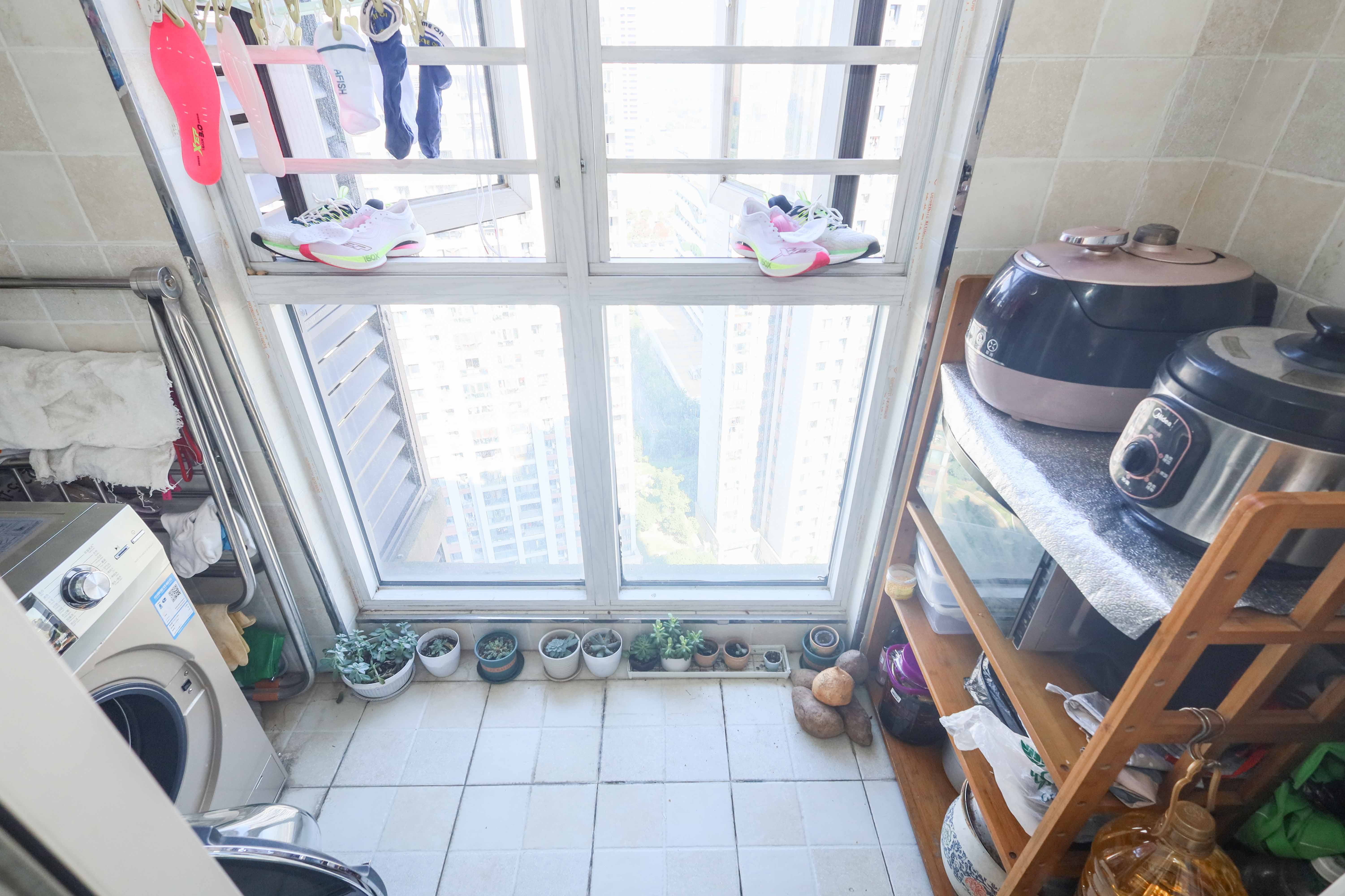 梅溪鑫苑名家  3室2厅2卫   135.00万阳台