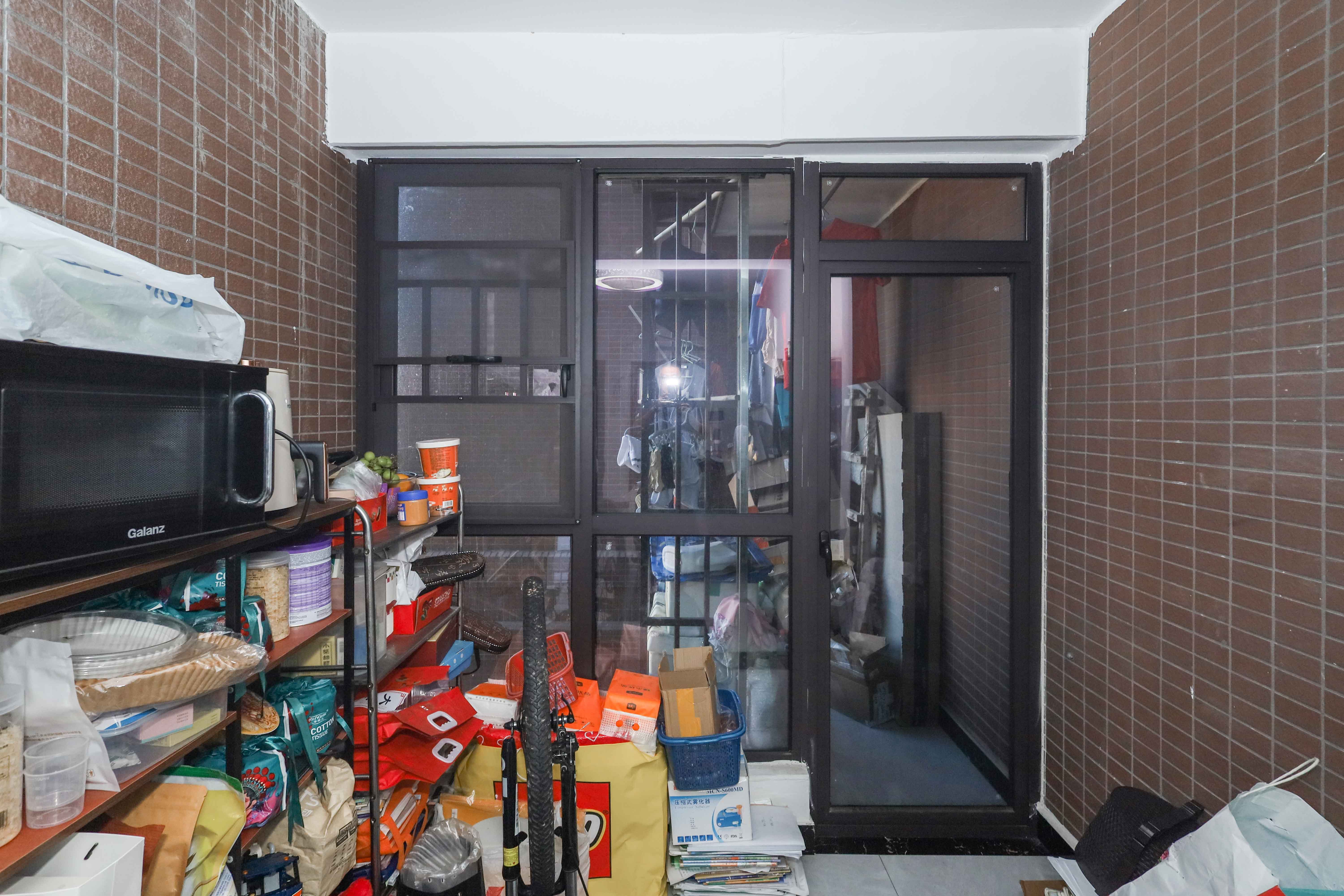 中冶中央公园  3室2厅1卫   139.00万阳台