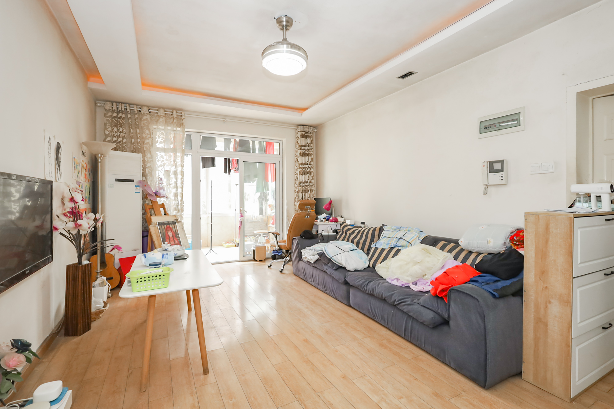 长房西郡 3室2厅2卫 82.0万 长房西郡 3室2厅2卫 82.0万客厅