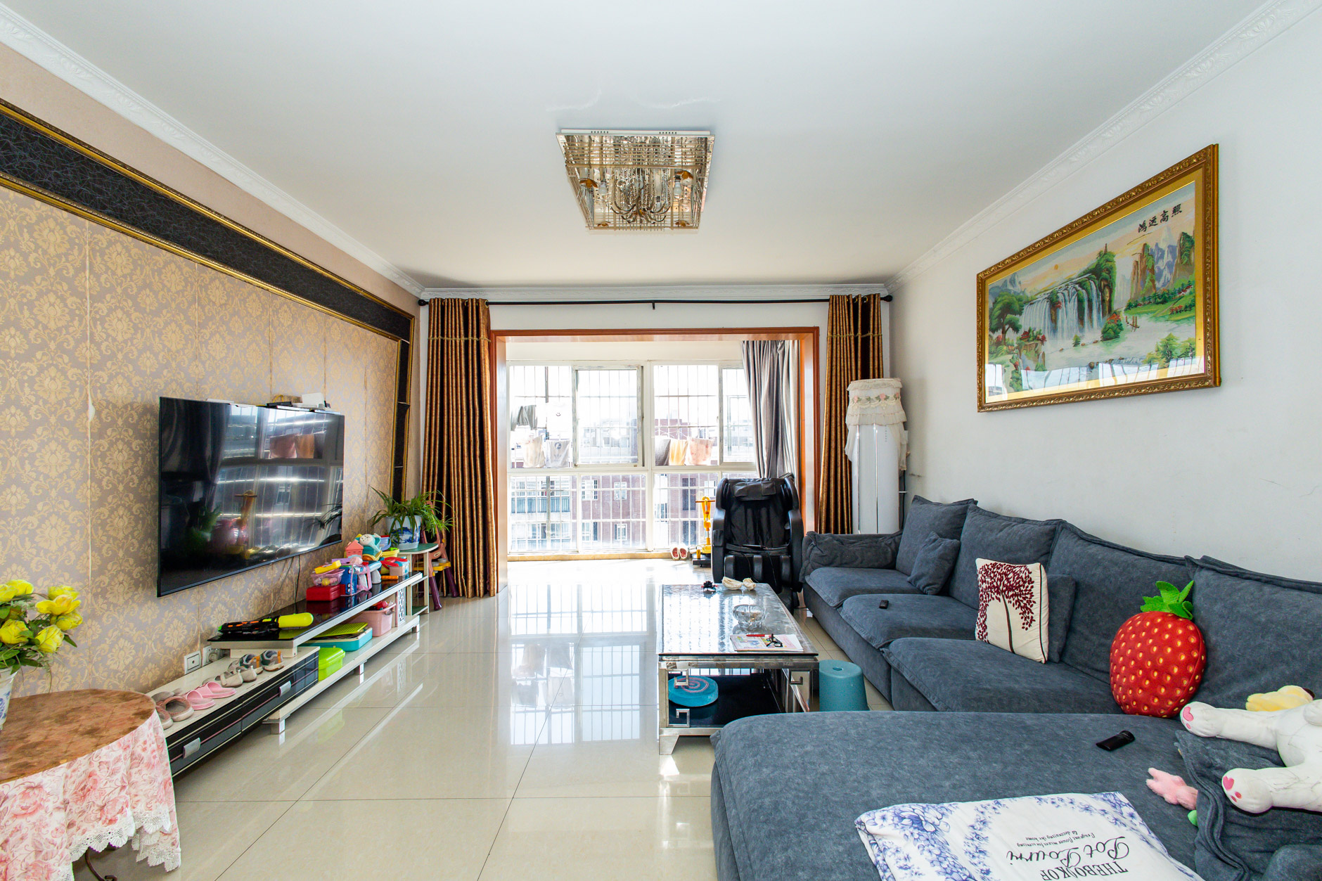 湘楚家园 3室2厅1卫 69.6万 湘楚家园 3室2厅1卫 69.6万客厅