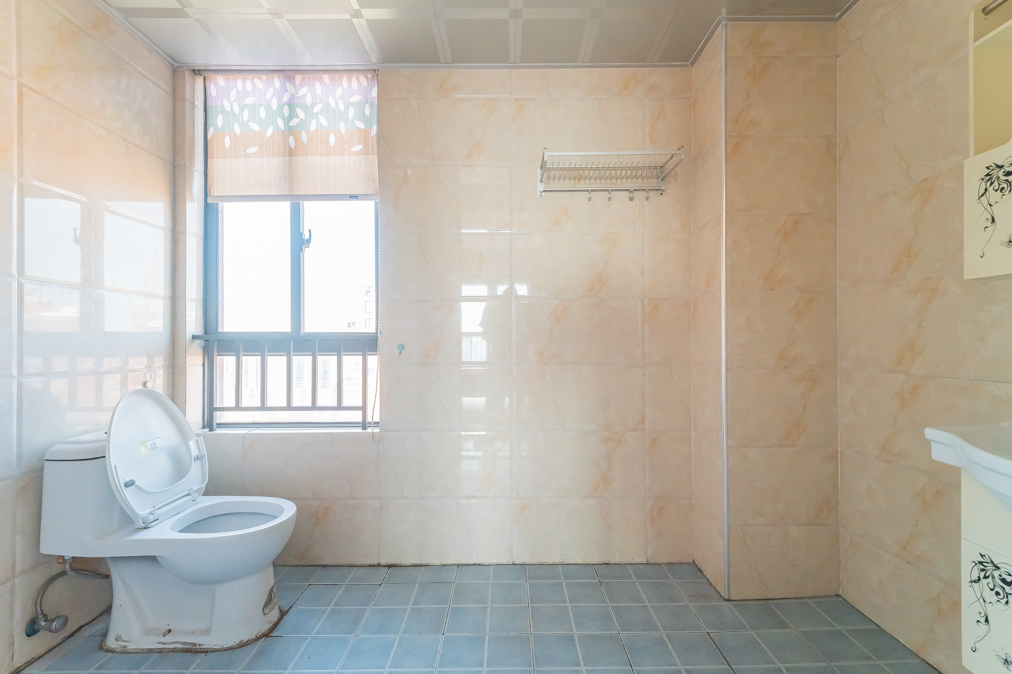 华润凤凰城二期  3室2厅2卫    65.0万 华润凤凰城二期  3室2厅2卫    65.0万卫生间