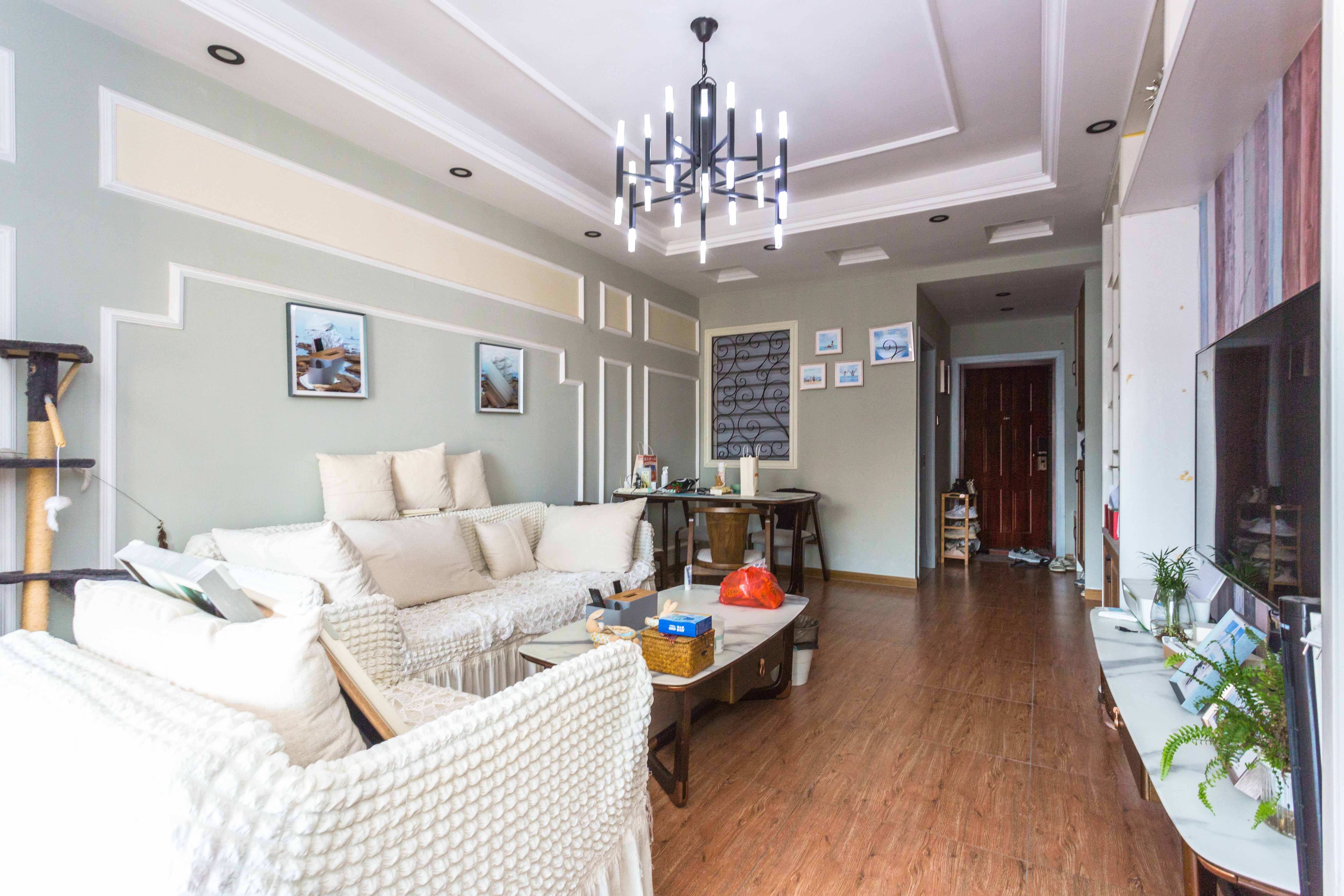 鑫远湘府华城 2室2厅1卫 83.0万 鑫远湘府华城 2室2厅1卫 83.0万客厅