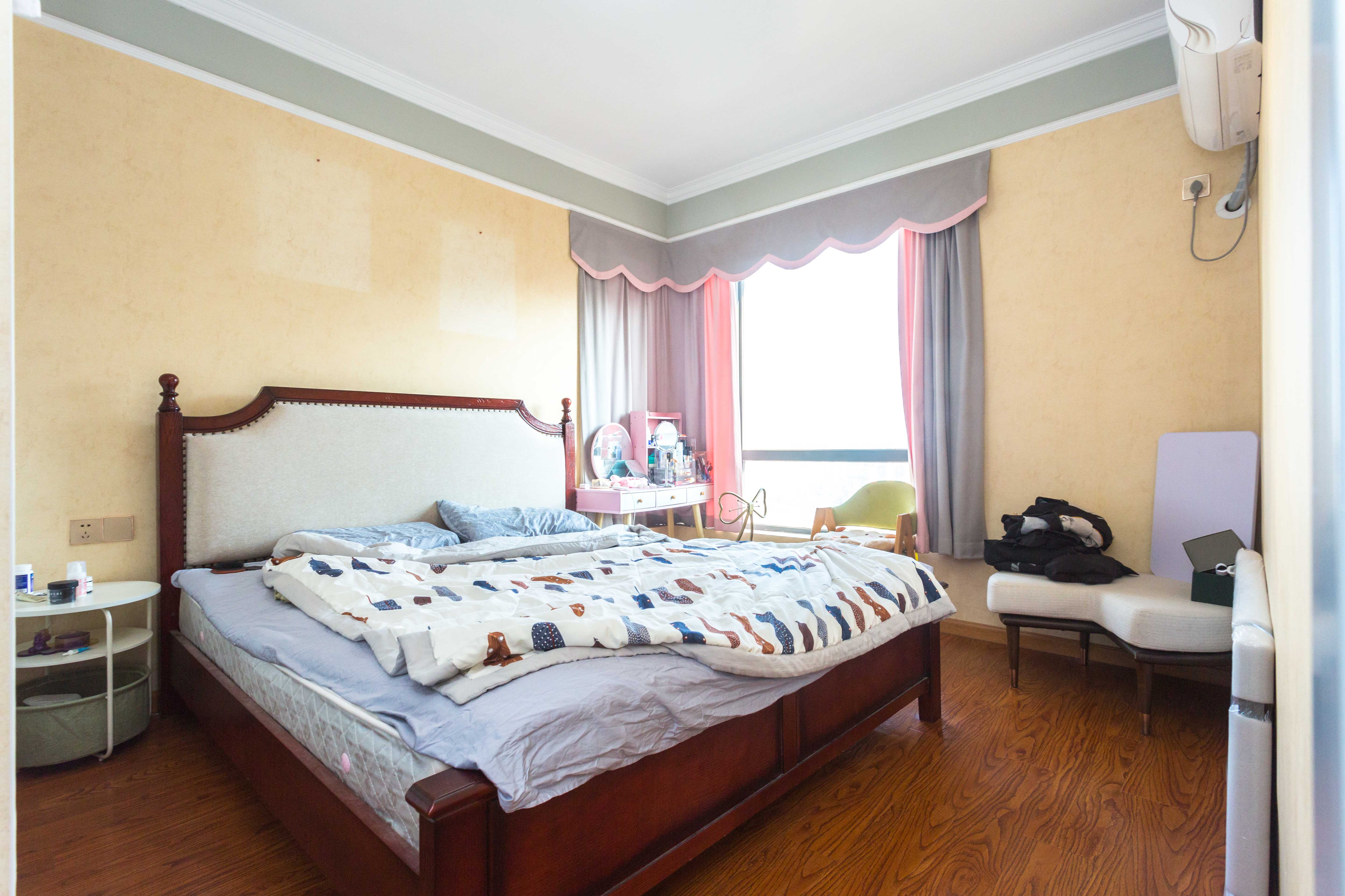 鑫远湘府华城 2室2厅1卫 83.0万 鑫远湘府华城 2室2厅1卫 83.0万卧室