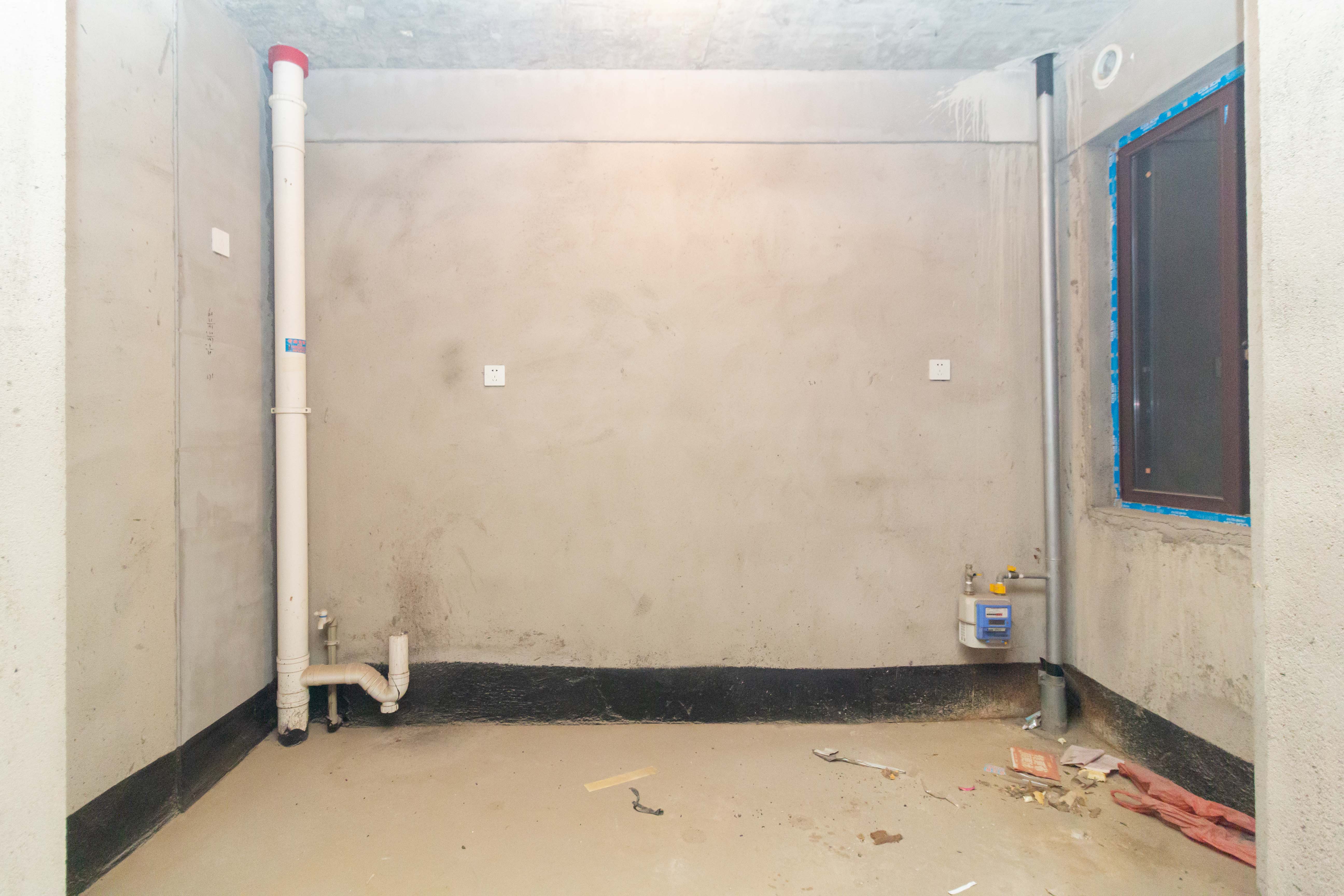东方美地  4室2厅2卫   135.80万厨房