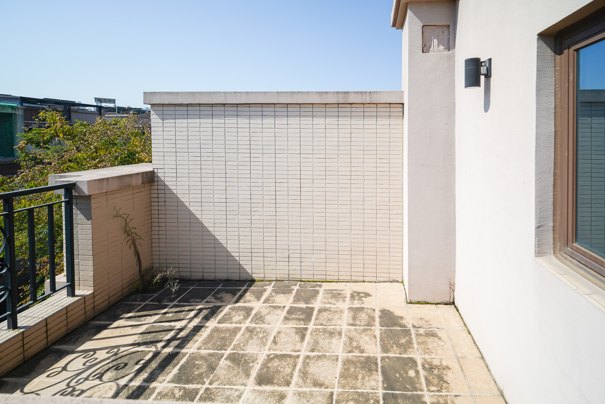盈峰翠邸  5室2厅5卫   145.00万阳台