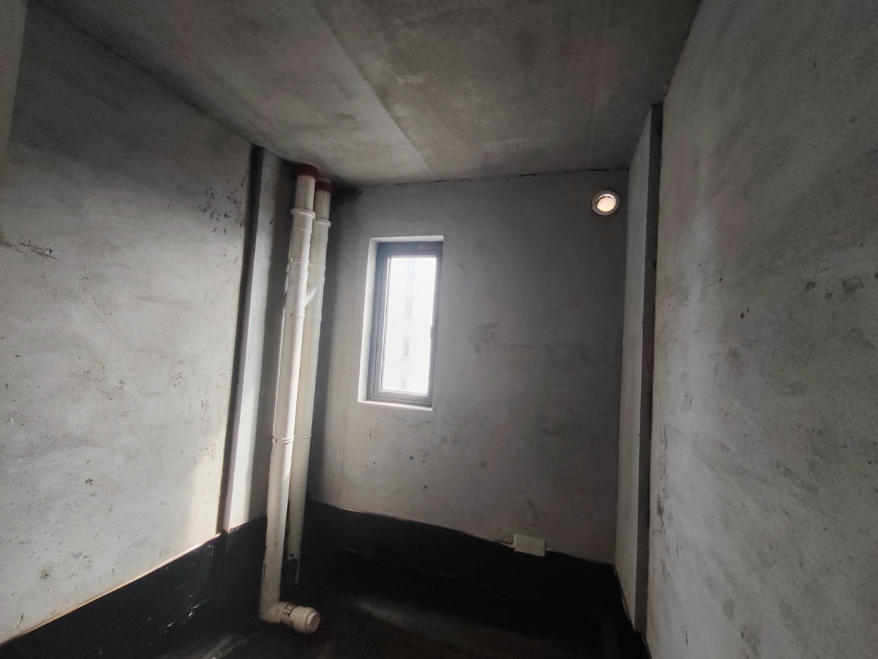 中建嘉和城  4室2厅2卫    108.0万卫生间