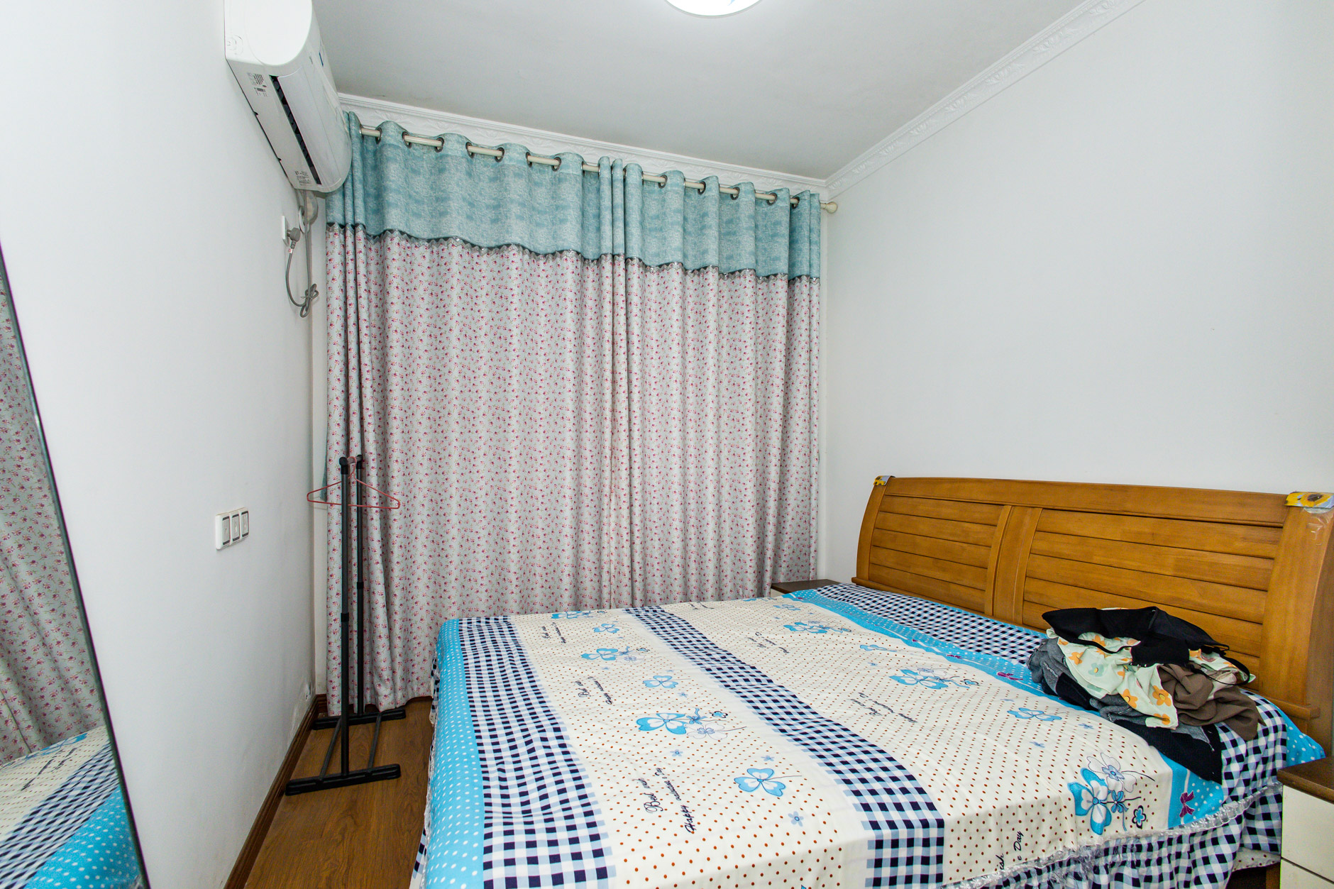 泊林晶城  3室1厅2卫    83.5万 泊林晶城  3室1厅2卫    83.5万卧室