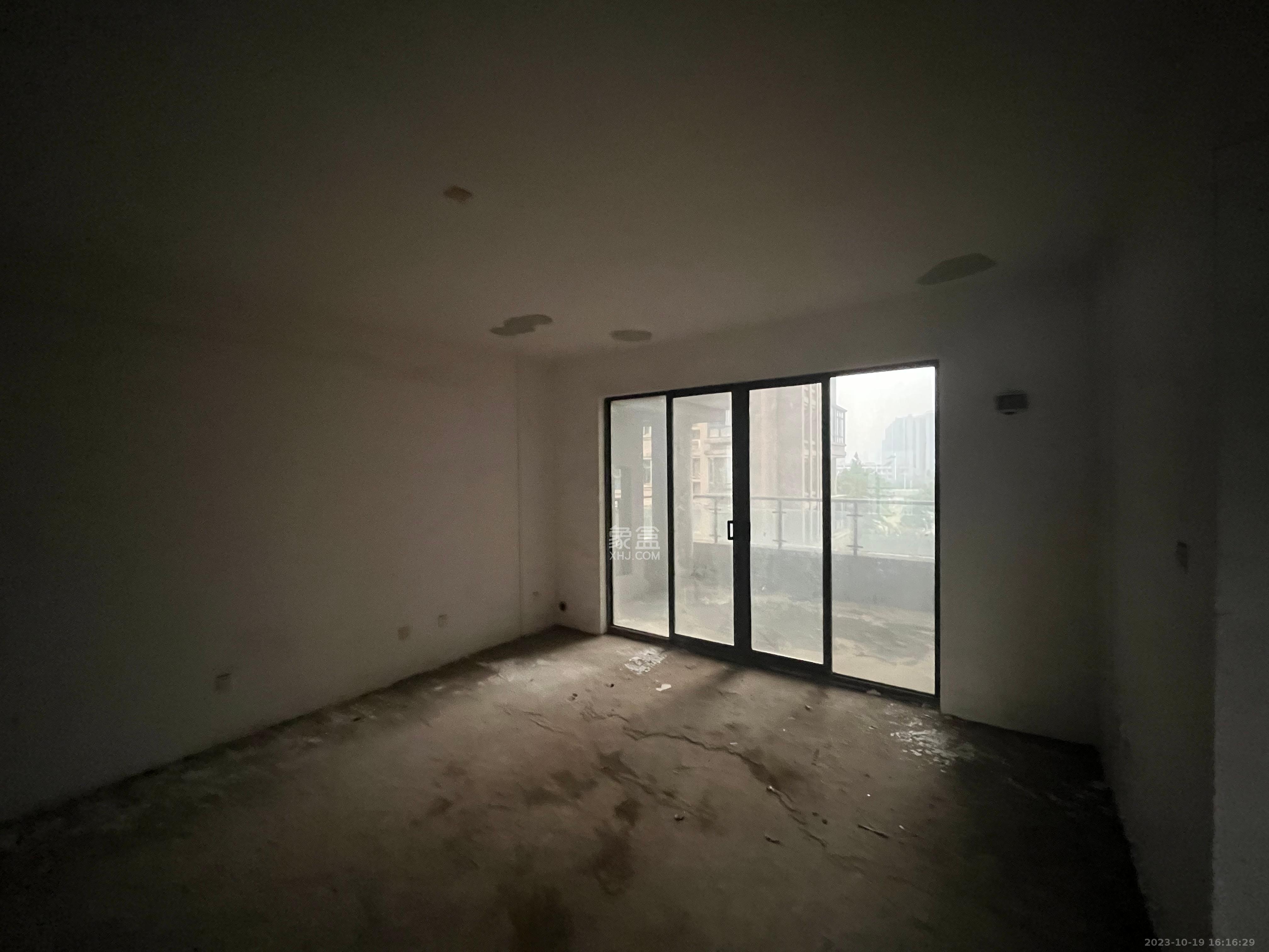 雙灣國際（湘江御景花園）  3室2廳2衛(wèi)   1200.00元/月室內(nèi)圖