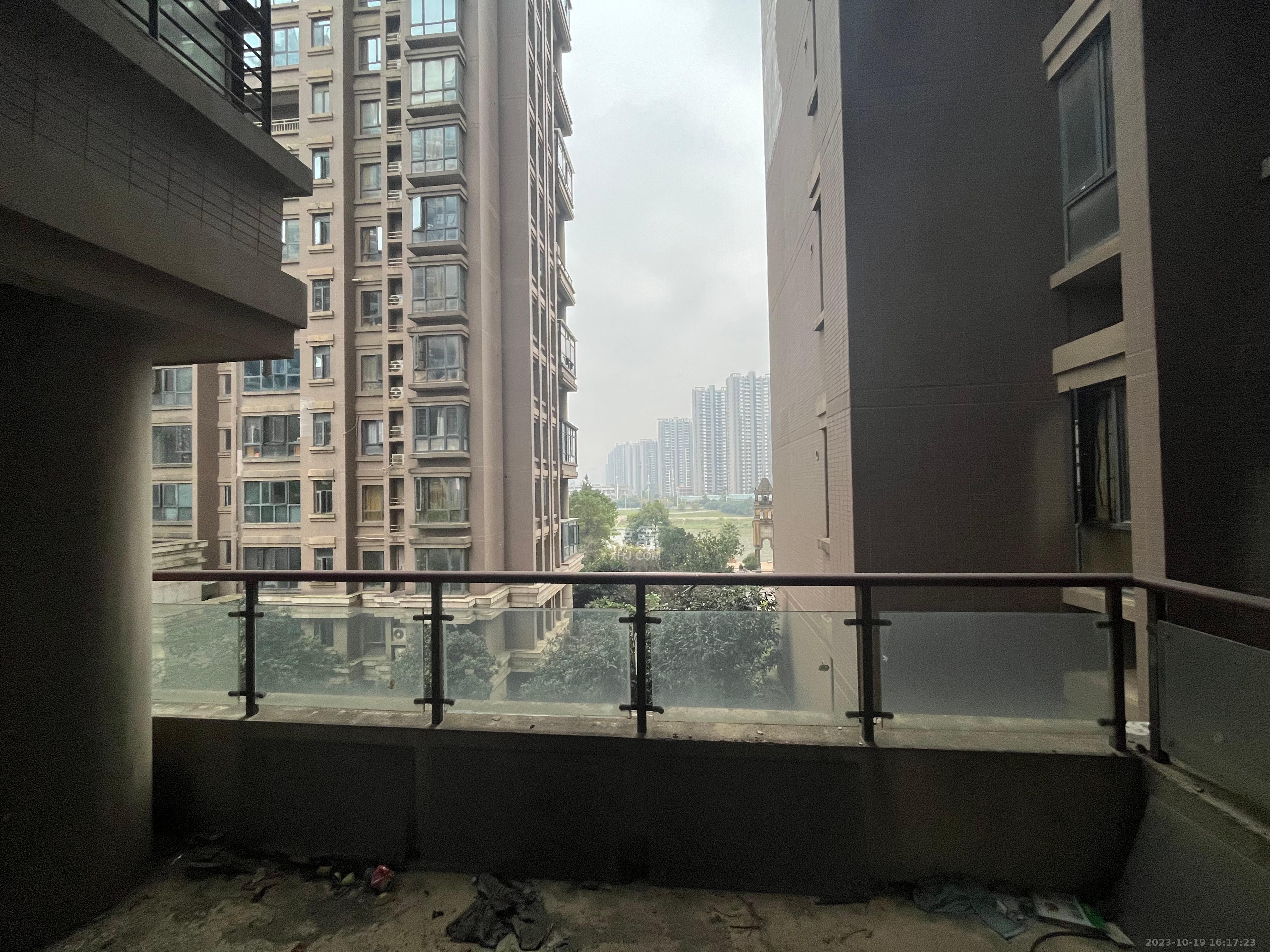 雙灣國際（湘江御景花園）  3室2廳2衛(wèi)   1200.00元/月室內(nèi)圖