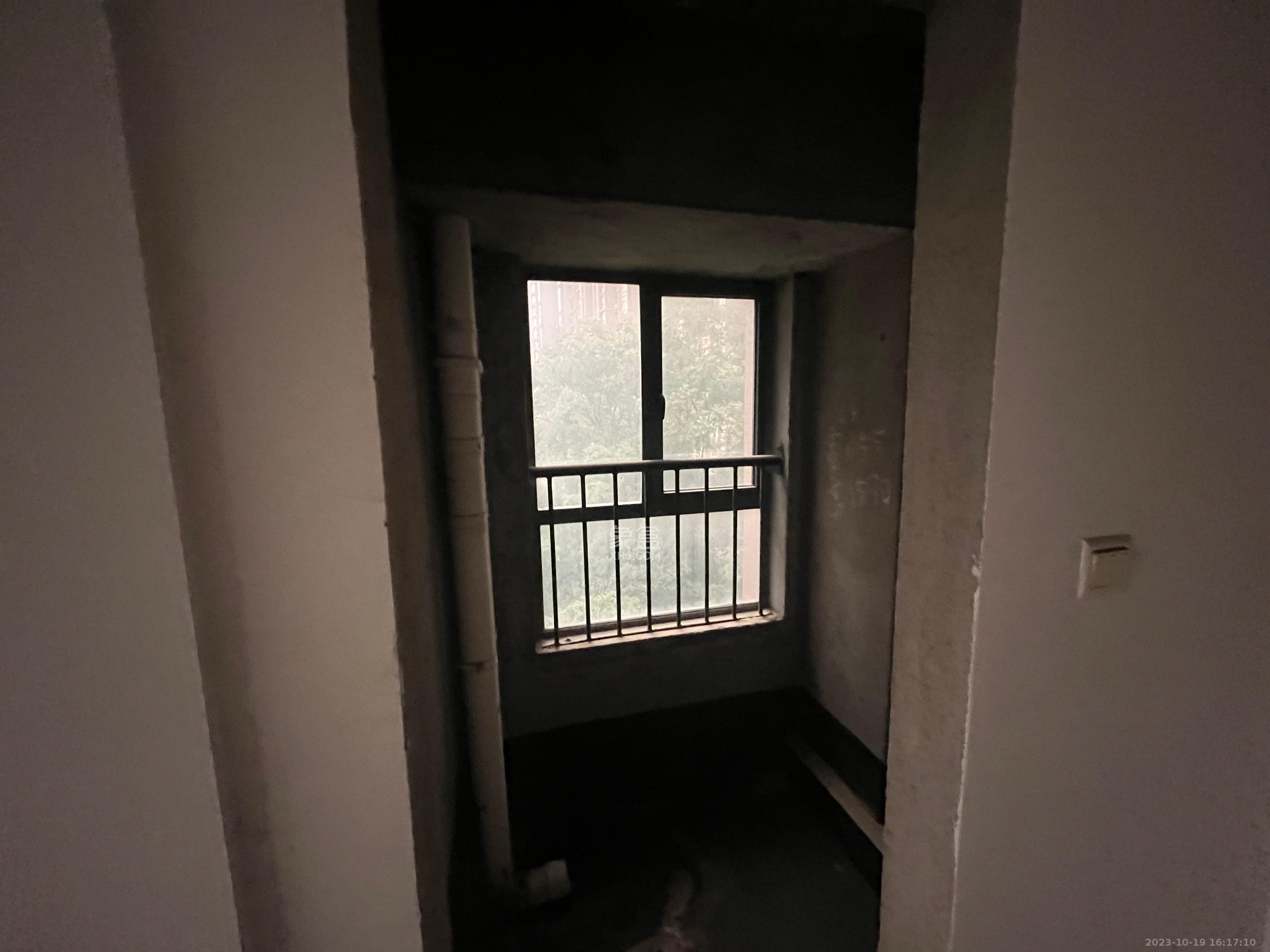 雙灣國際（湘江御景花園）  3室2廳2衛(wèi)   1200.00元/月室內(nèi)圖