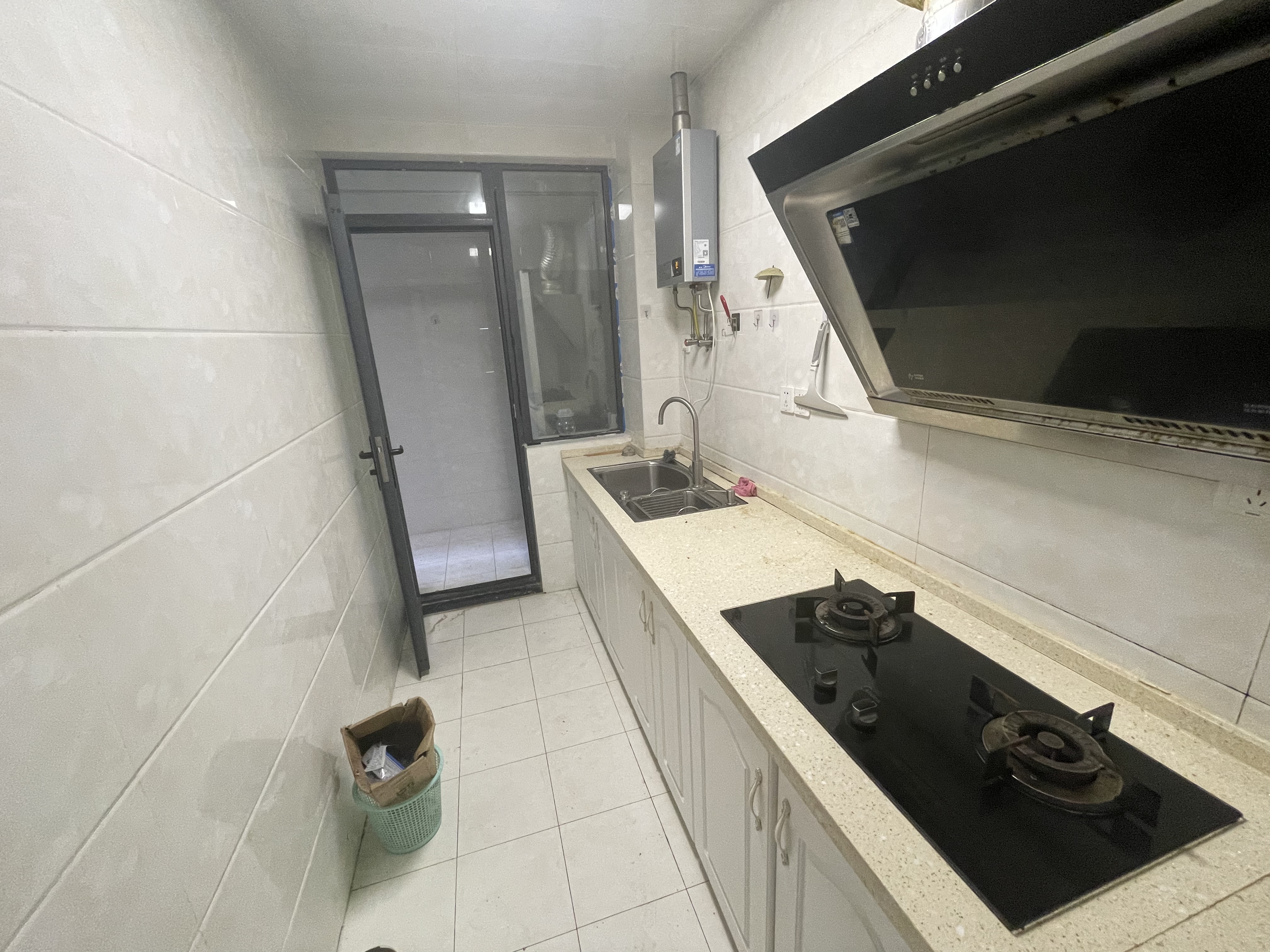 九八缔景城  1室1厅1卫    39.8万 九八缔景城  1室1厅1卫    39.8万室内图