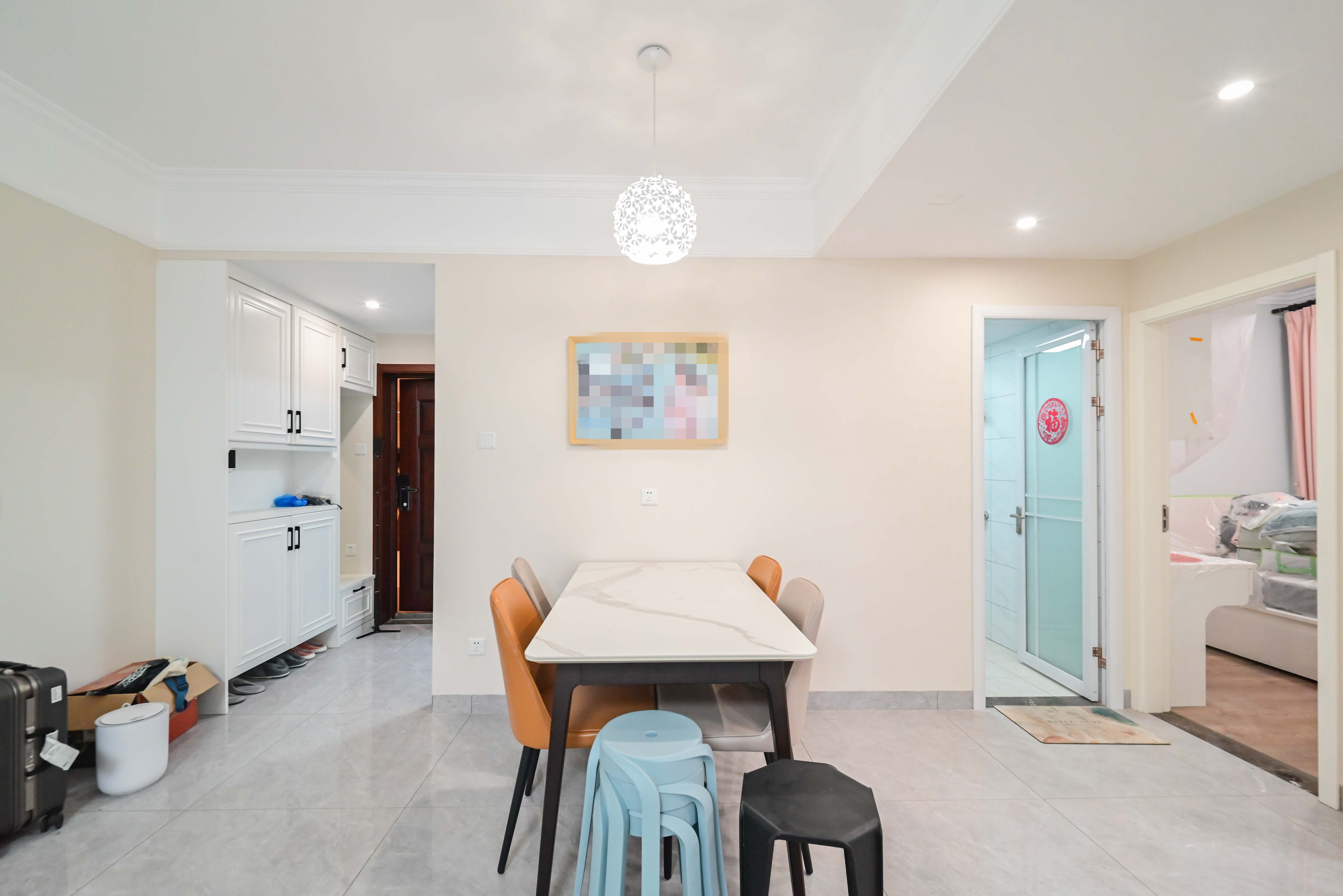 保利大都汇一期、二期  3室2厅1卫    135.0万客厅