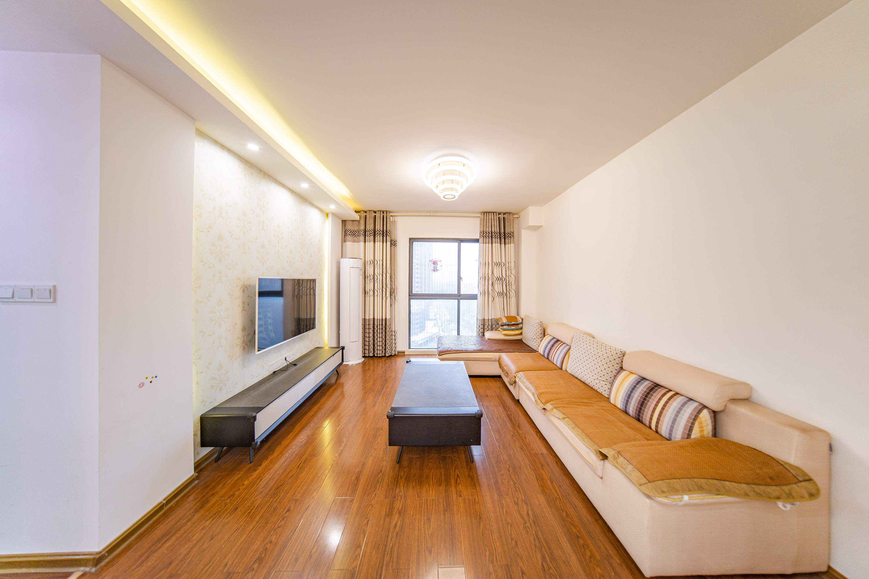 邦盛水岸御园  3室2厅1卫    93.0万客厅