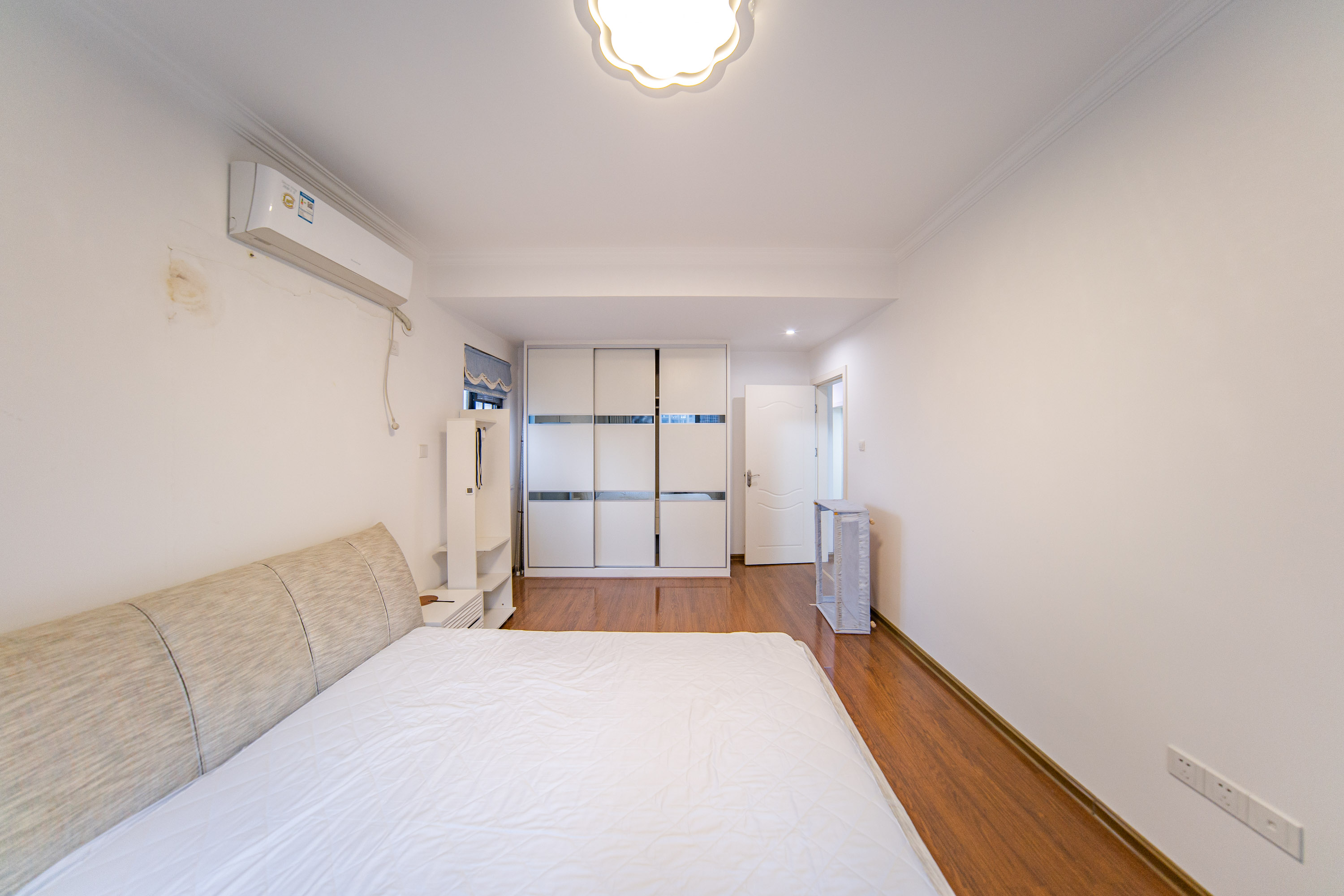 邦盛水岸御园  3室2厅1卫    93.0万卧室