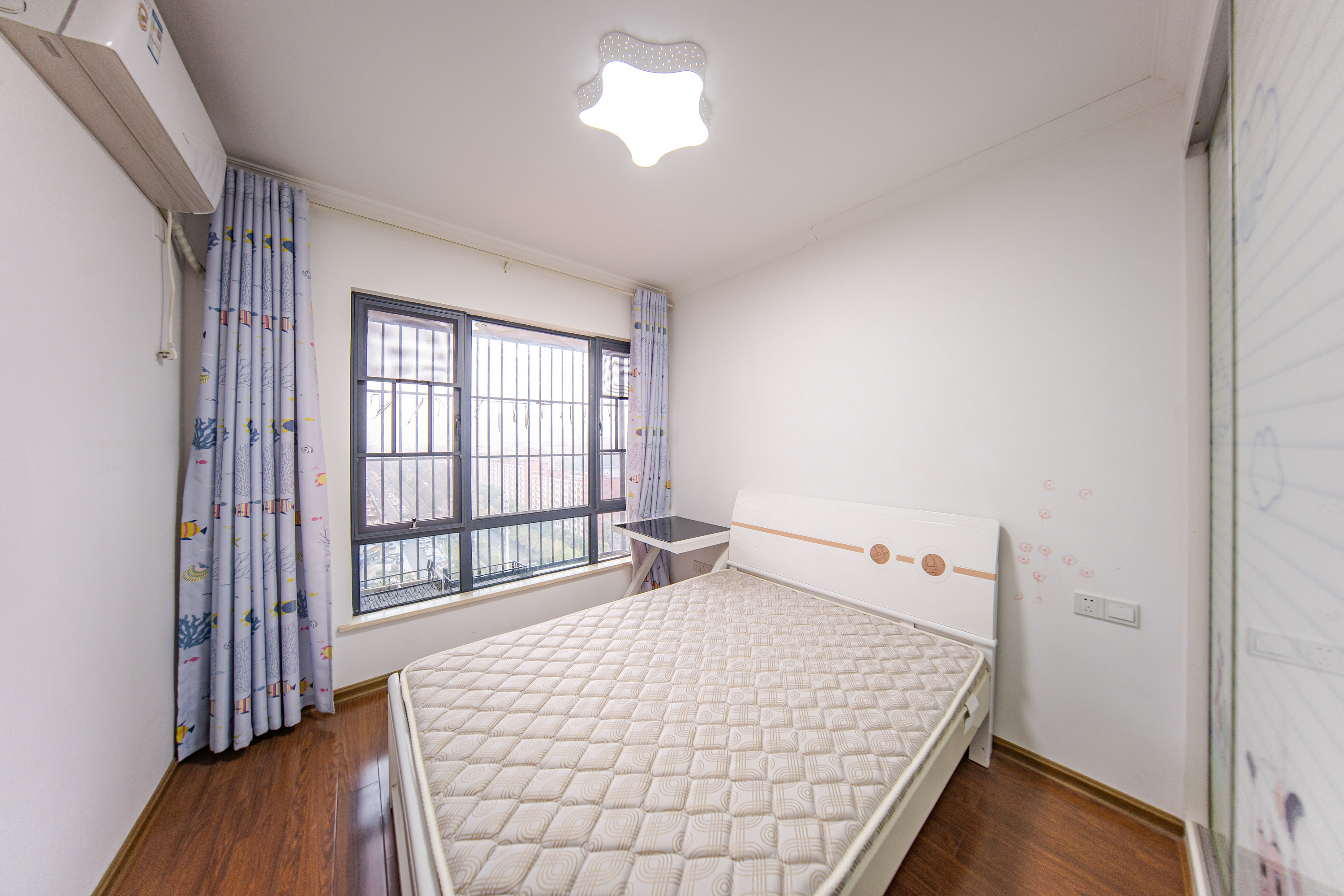 邦盛水岸御园  3室2厅1卫    93.0万卧室