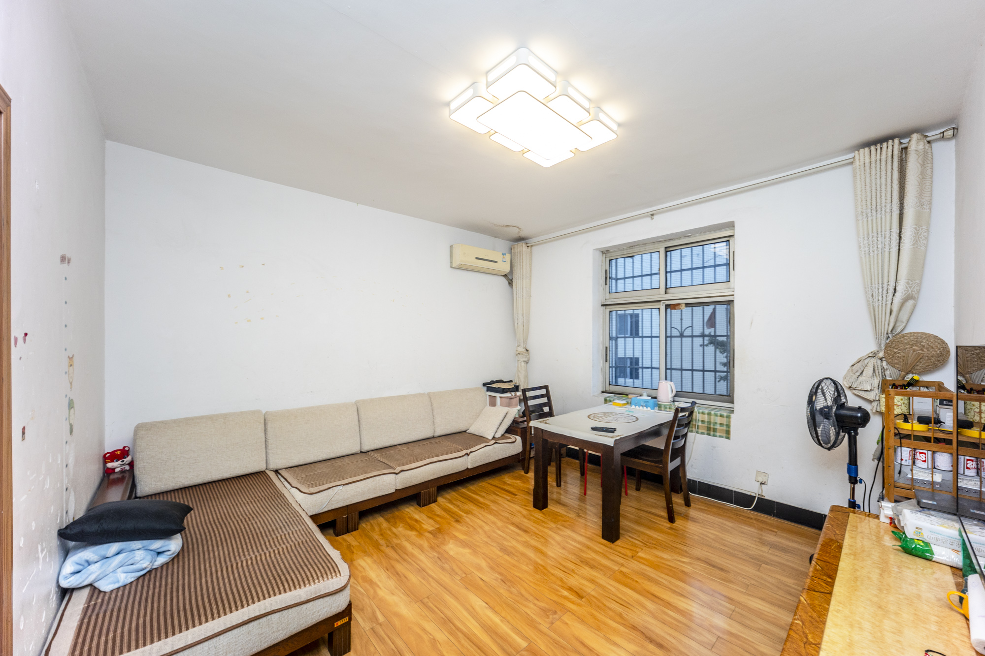 湖南省第六工程公司宿舍（扫把塘）  2室2厅1卫    41.8万客厅