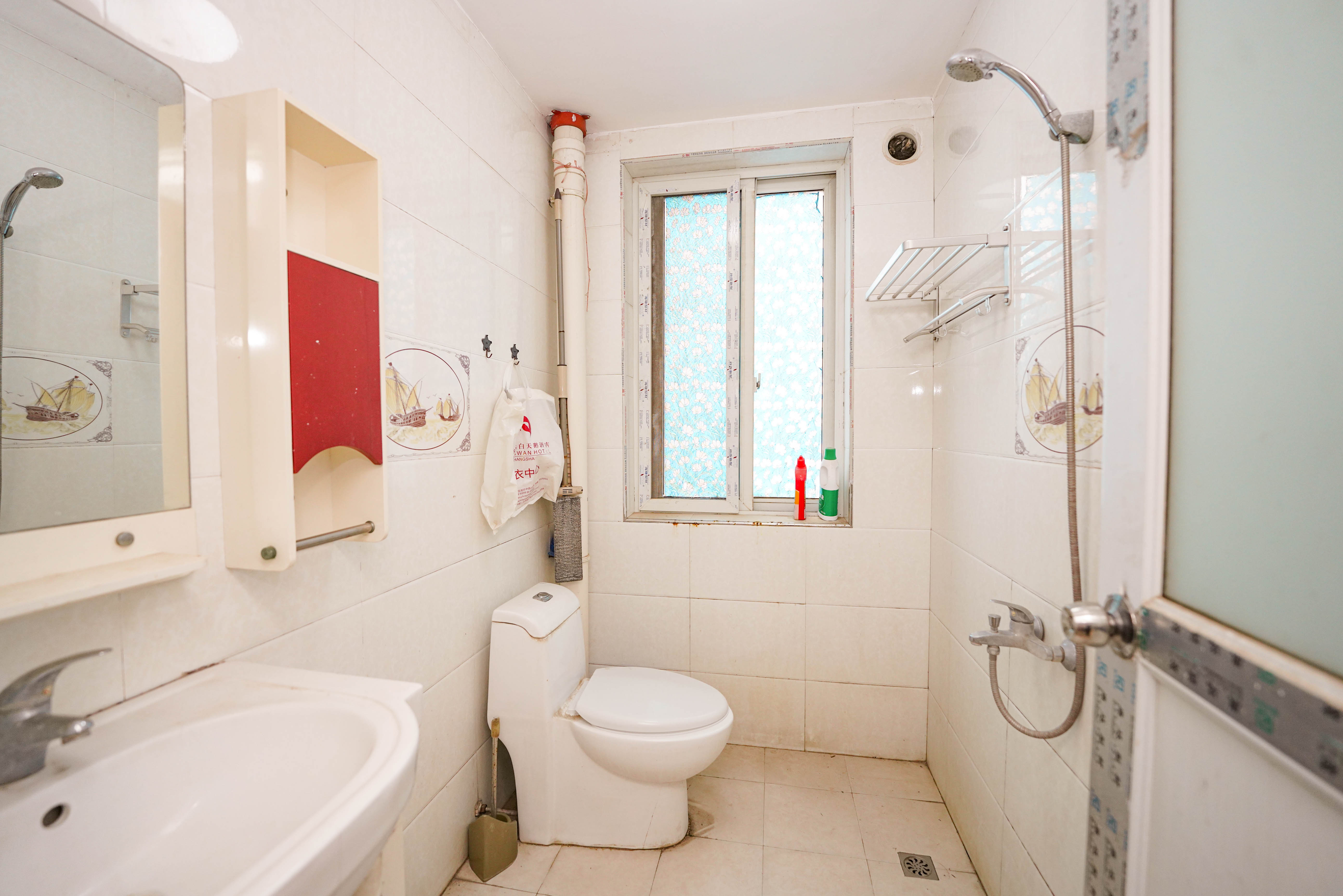 中悦领秀金都 2室2厅1卫 36.0万 中悦领秀金都 2室2厅1卫 36.0万卫生间