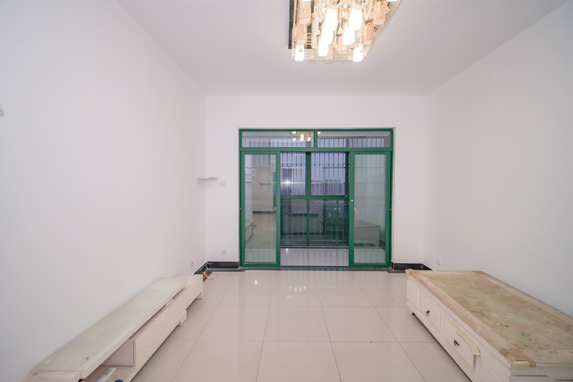 百合湖滨花园  2室2厅1卫    36.8万 百合湖滨花园  2室2厅1卫    36.8万客厅