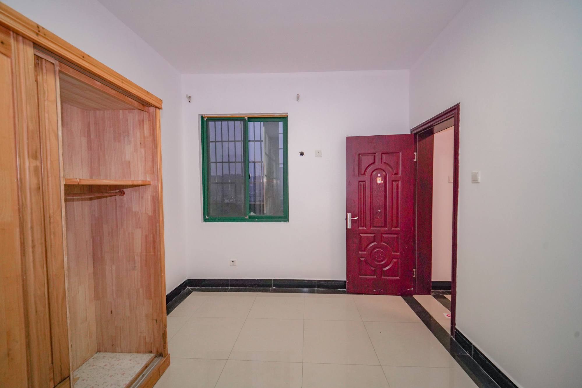 百合湖滨花园  2室2厅1卫    36.8万 百合湖滨花园  2室2厅1卫    36.8万卧室