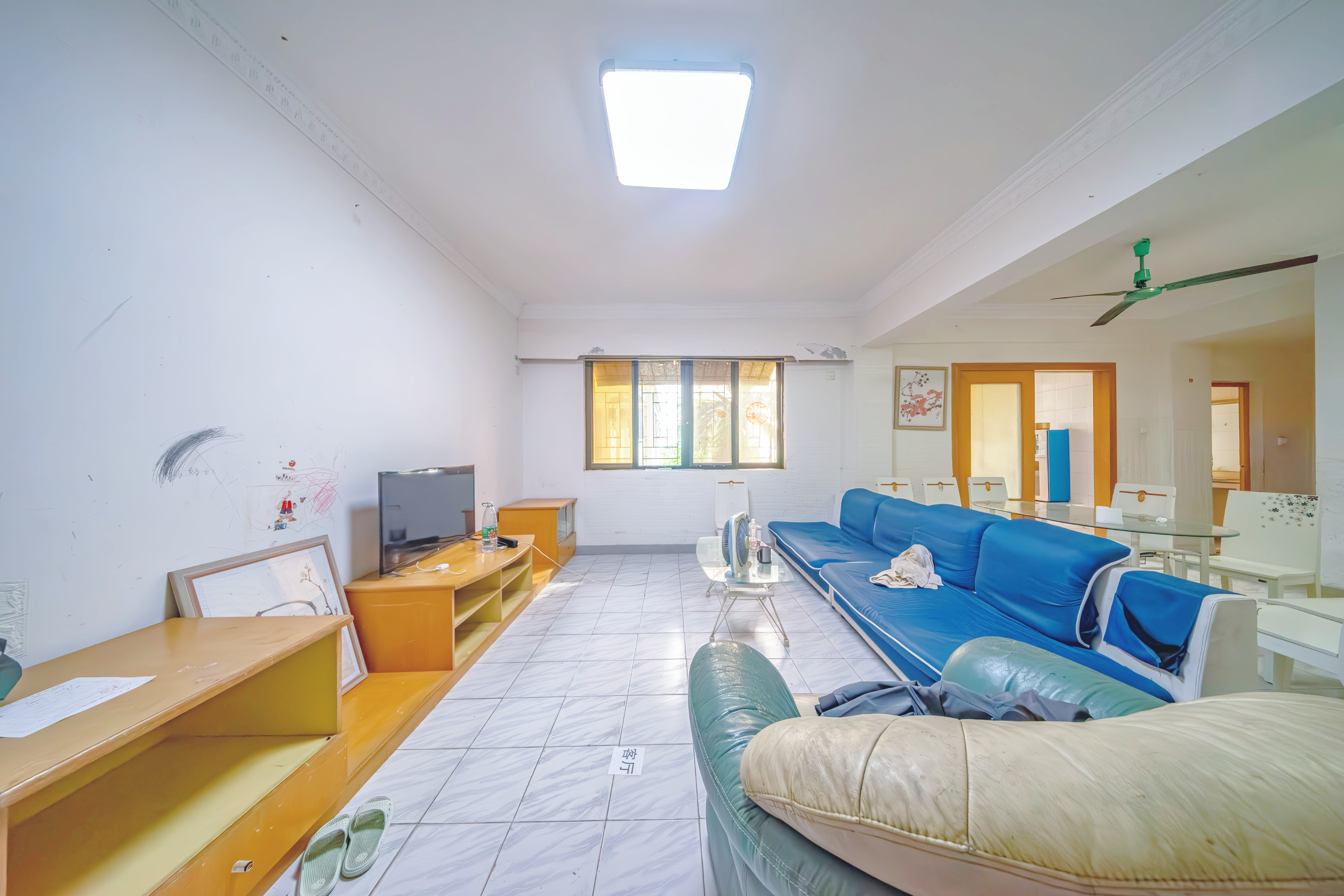 富南公寓 2室2厅1卫 90.0万 富南公寓 2室2厅1卫 90.0万客厅