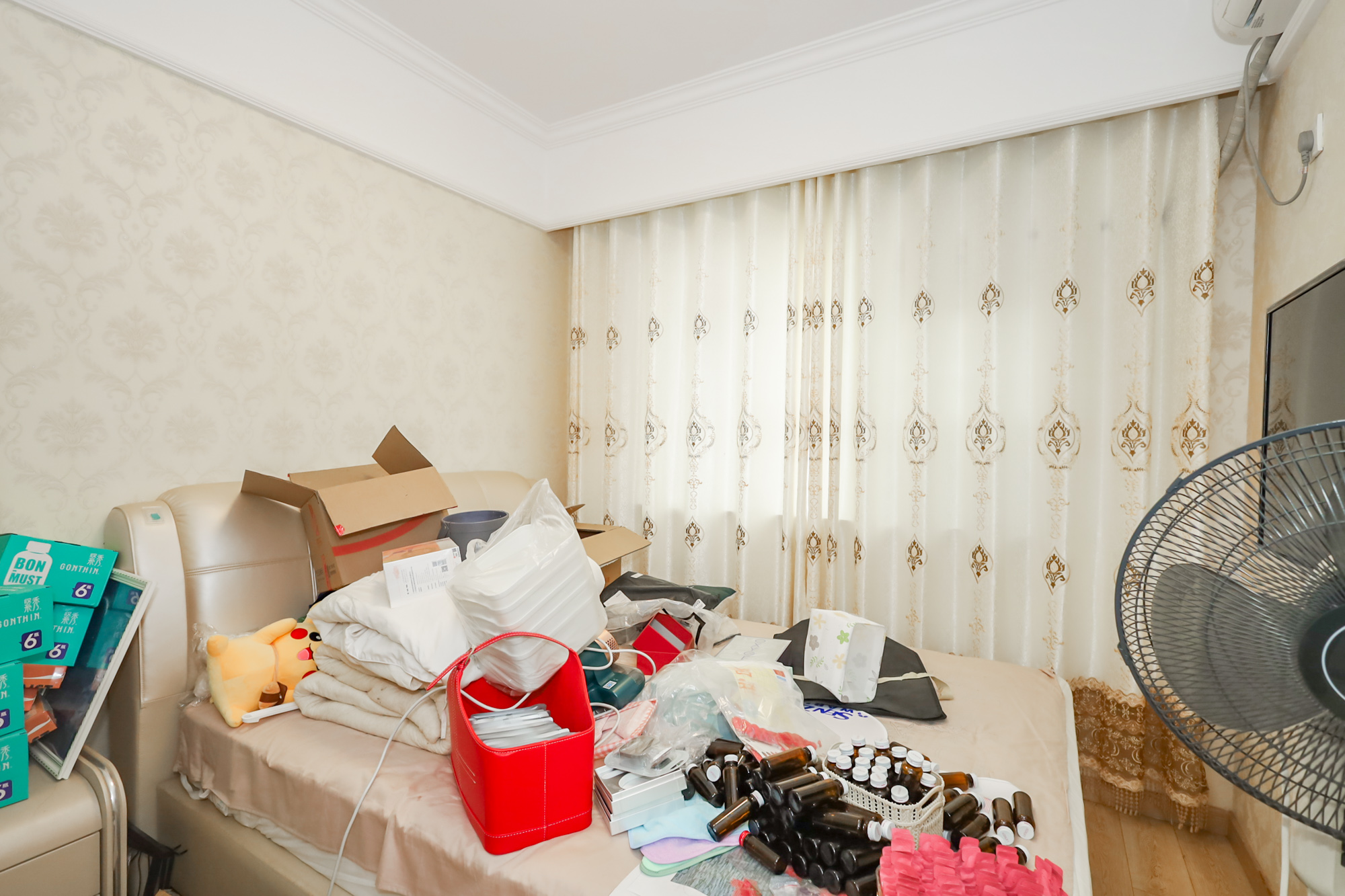 钰龙天下二期(钰龙佳园) 5室2厅2卫 291.0万 钰龙天下二期(钰龙佳园) 5室2厅2卫 291.0万卧室