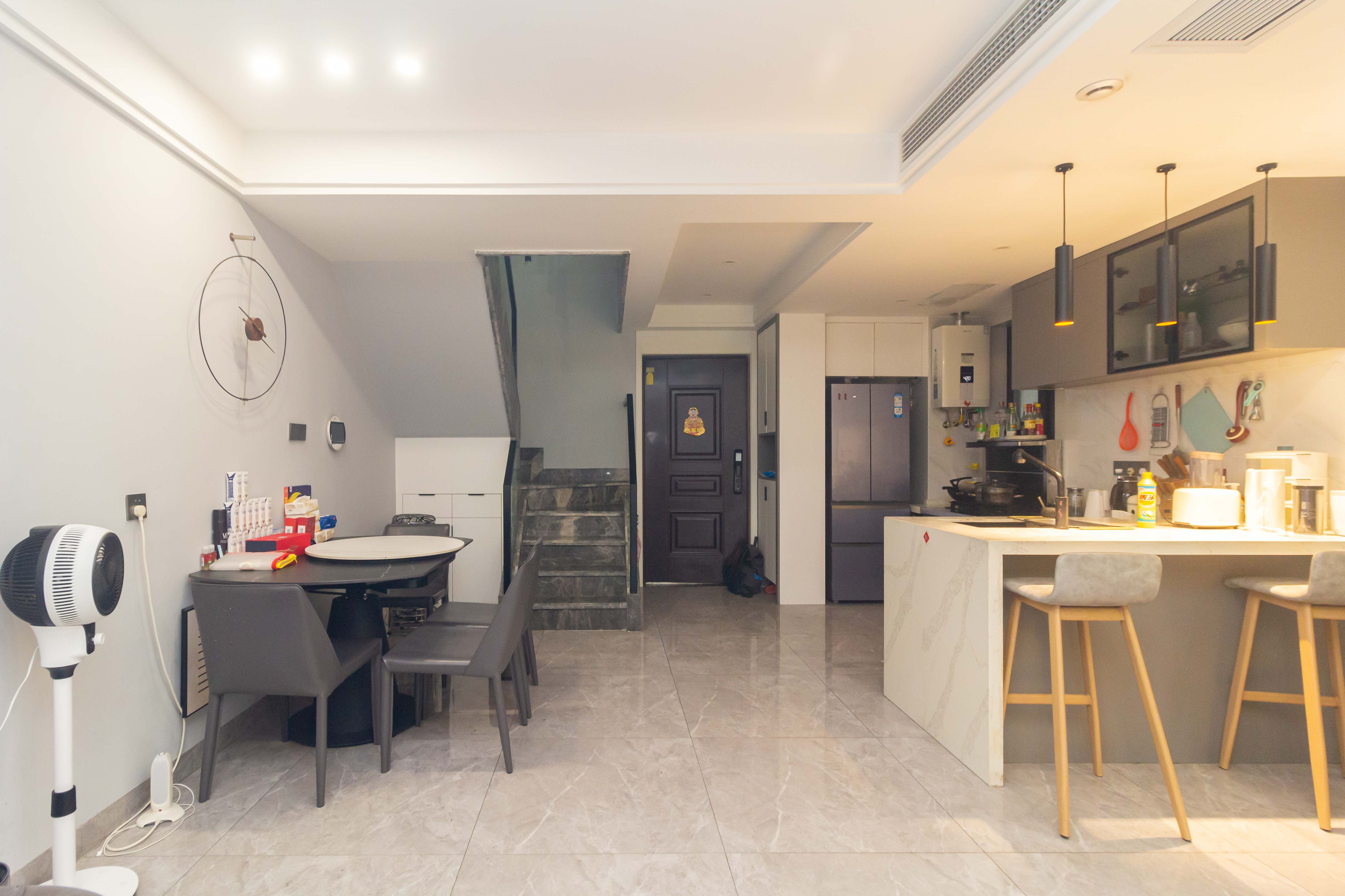 龙湖碧桂园天宸原著  4室2厅3卫    169.8万 龙湖碧桂园天宸原著  4室2厅3卫    169.8万客厅