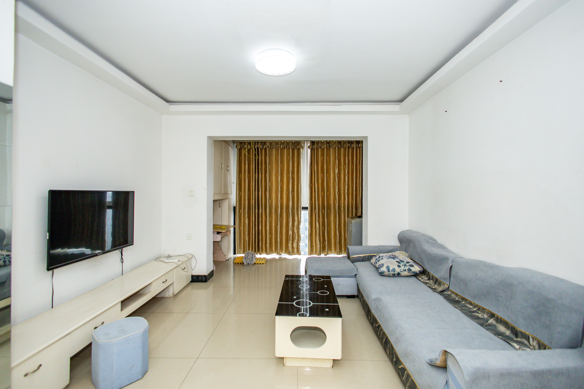 尚都花园城 2室2厅1卫 57.8万 尚都花园城 2室2厅1卫 57.8万客厅