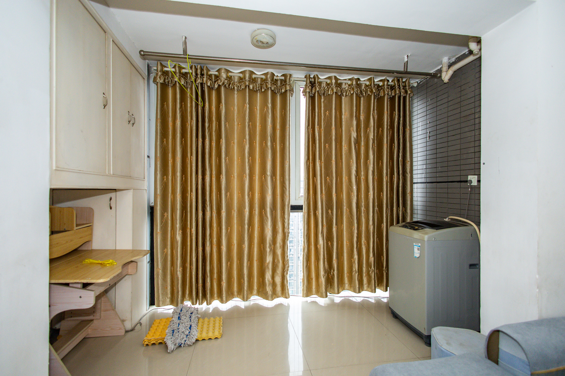 尚都花园城 2室2厅1卫 57.8万 尚都花园城 2室2厅1卫 57.8万阳台