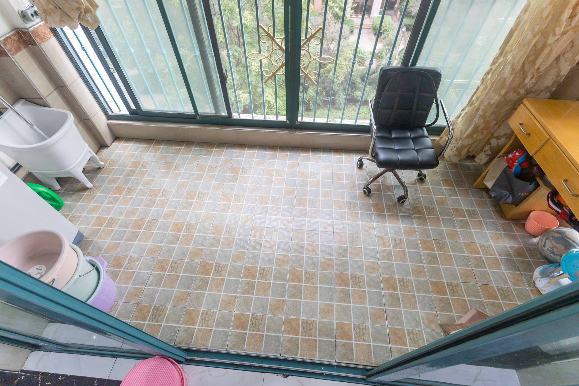 蝴蝶谷 3室2厅2卫 85.0万 蝴蝶谷 3室2厅2卫 85.0万阳台