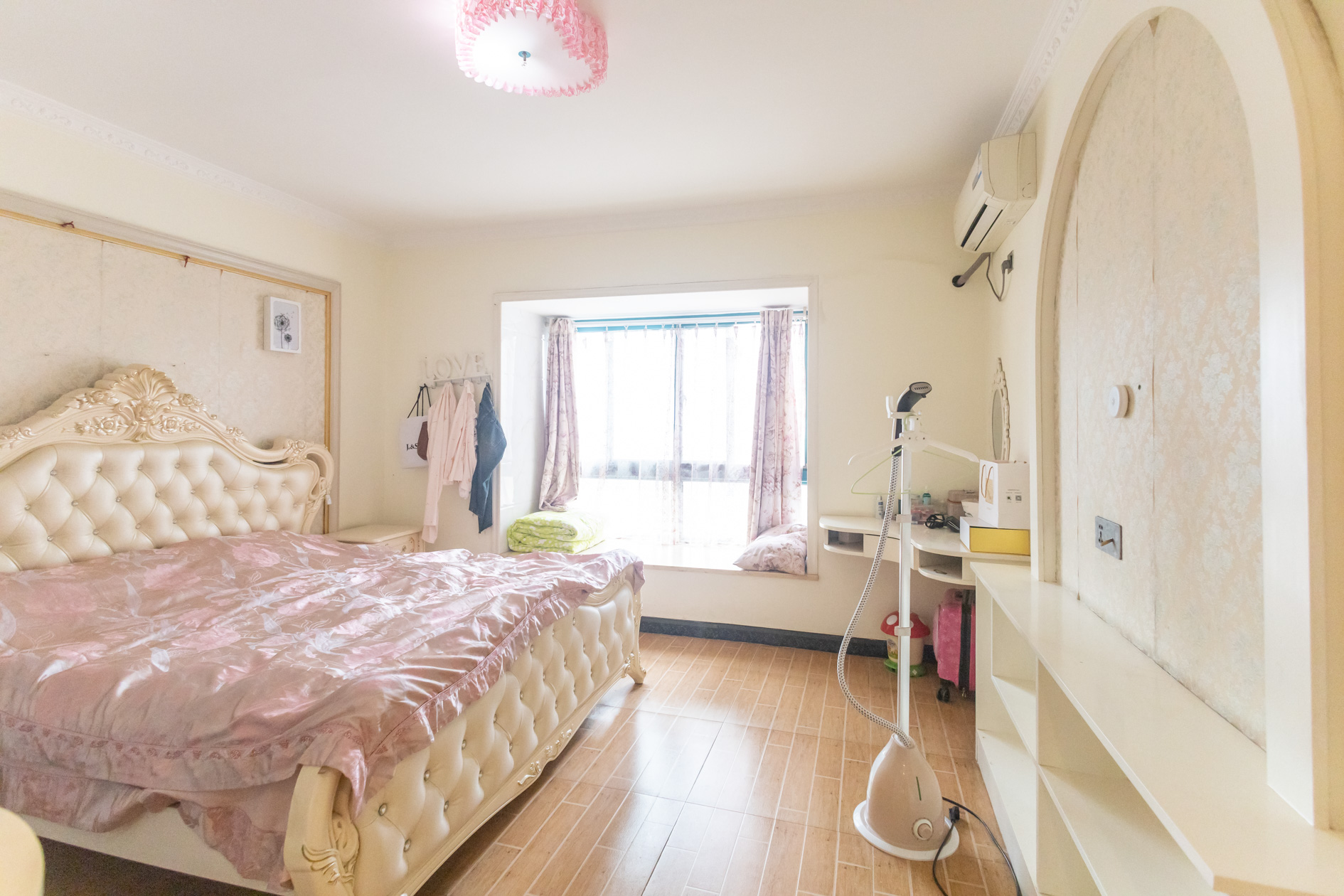 蝴蝶谷 3室2厅2卫 85.0万 蝴蝶谷 3室2厅2卫 85.0万卧室