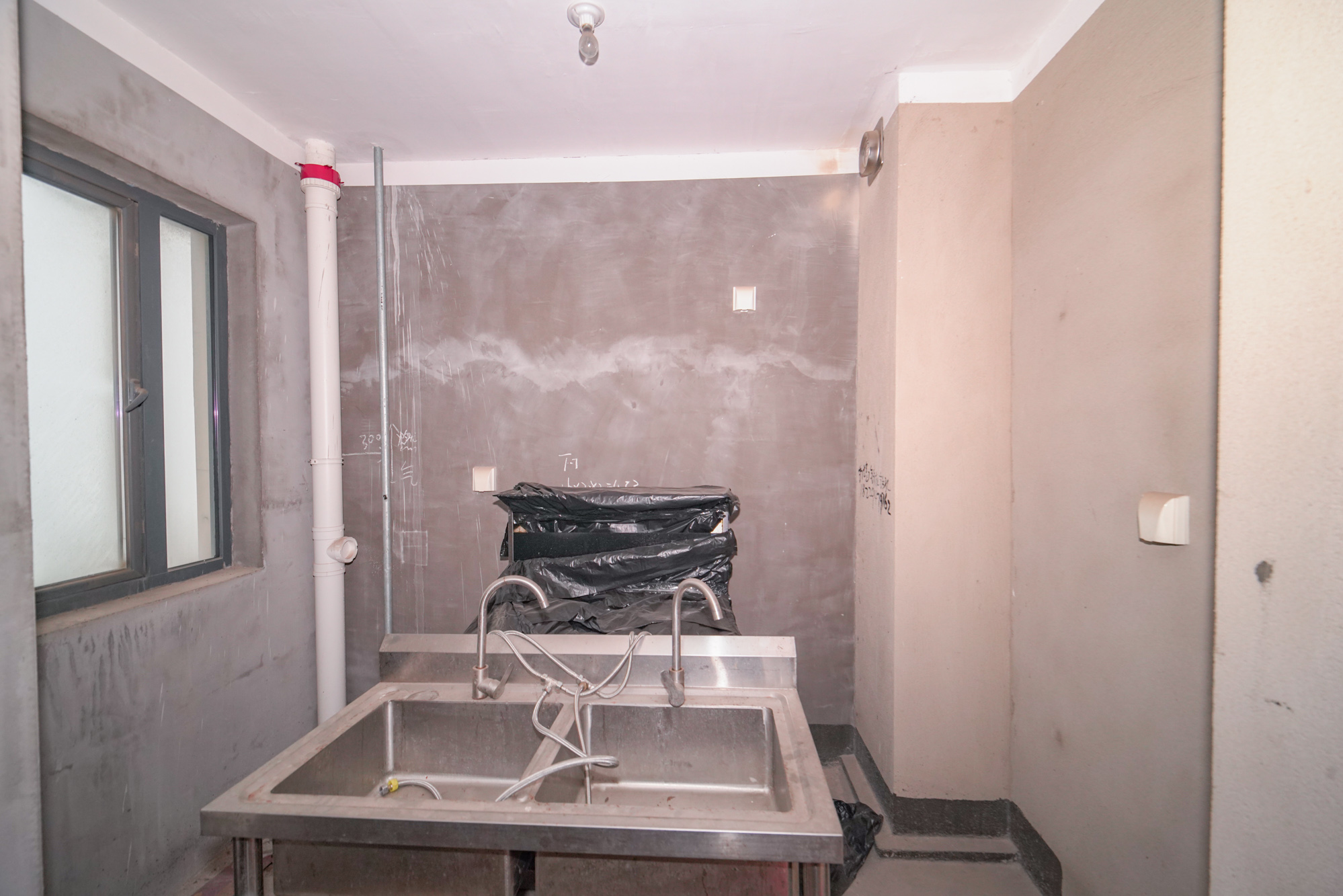 荣盛岳麓峰景 4室2厅2卫 90.0万 荣盛岳麓峰景 4室2厅2卫 90.0万厨房