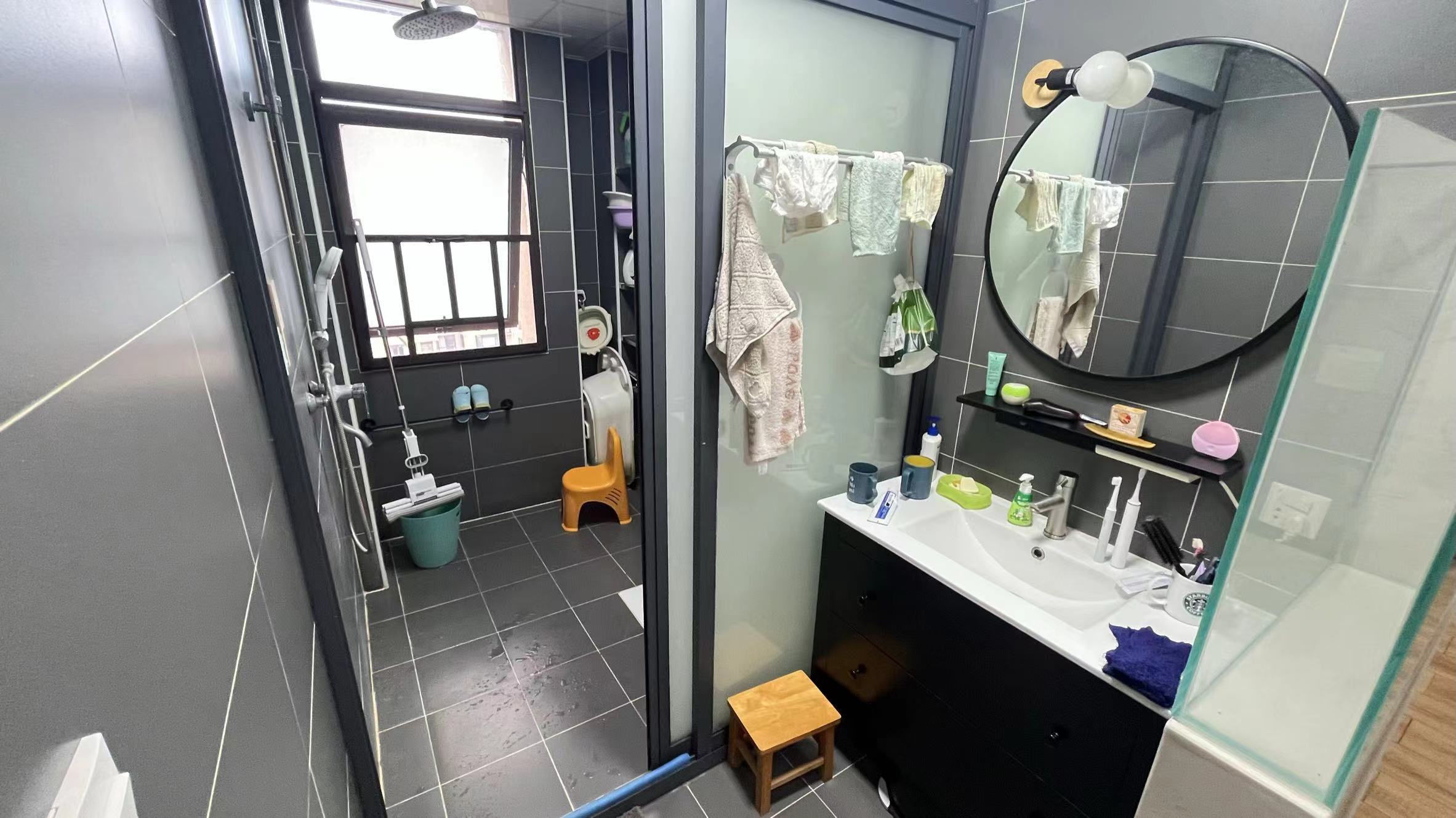 中建信和城  3室2厅2卫   156.00万卫生间