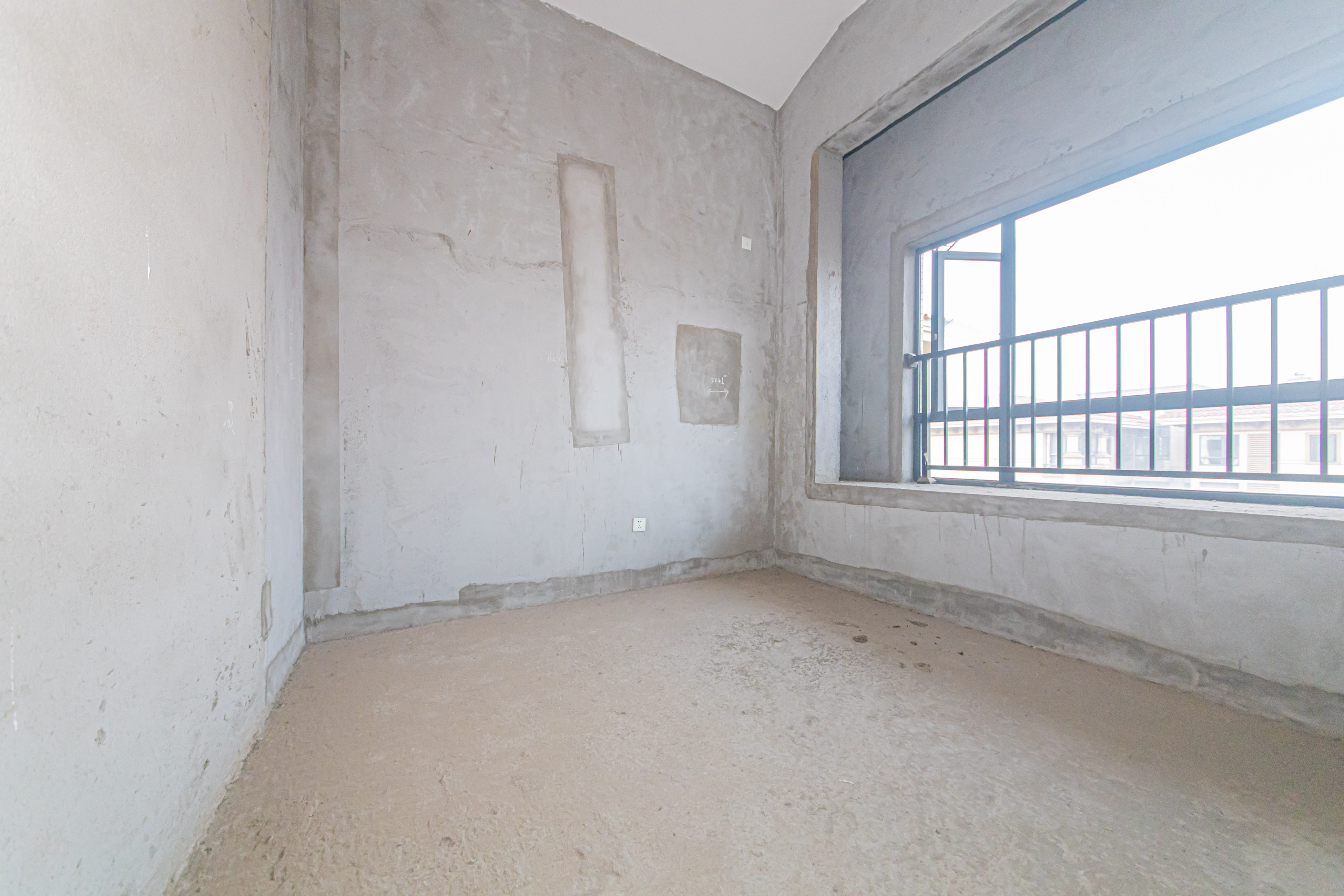 中建芙蓉嘉苑  3室2厅1卫    129.0万卧室