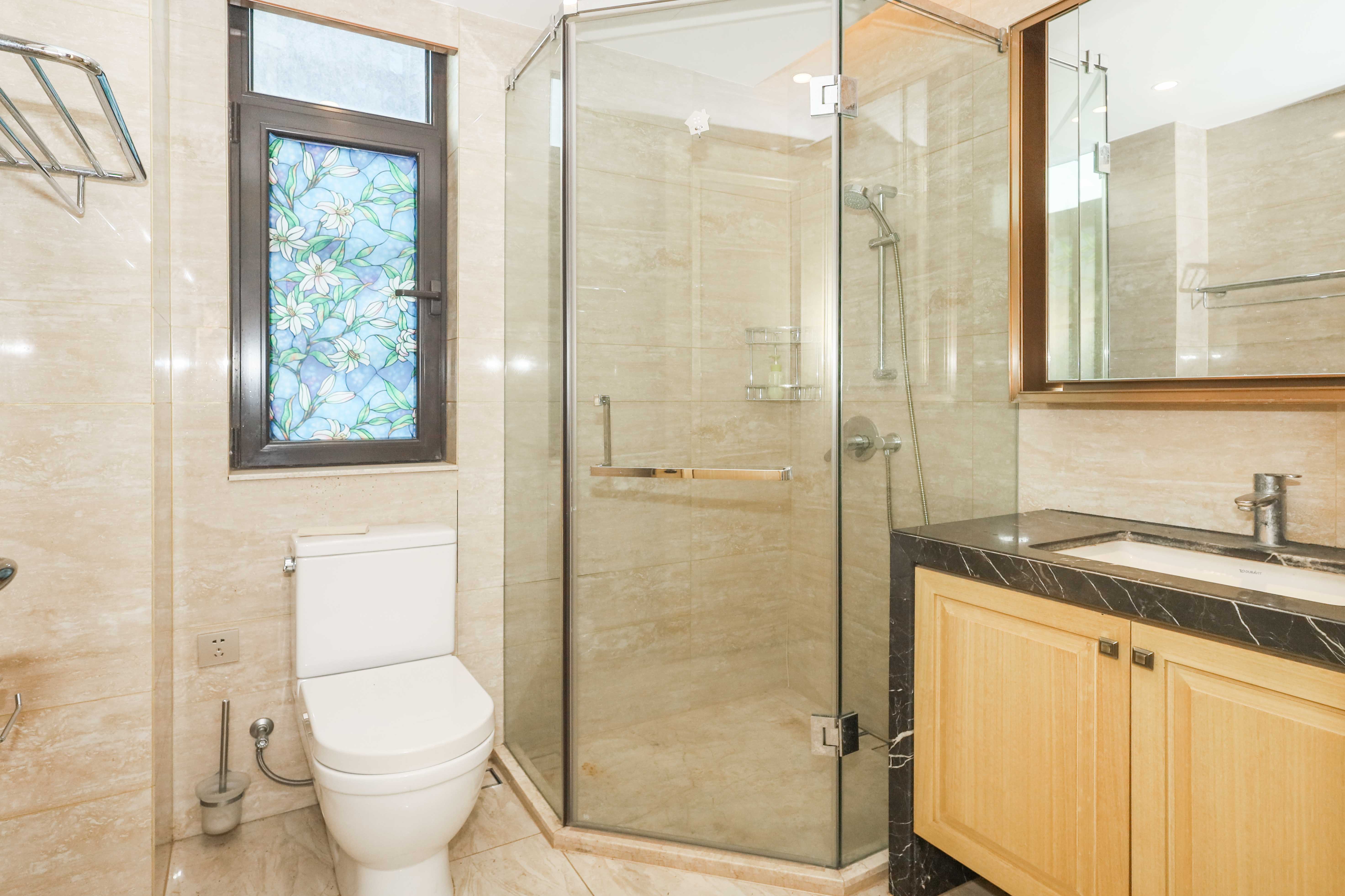 晟通牡丹舸  3室2厅2卫    355.0万卫生间