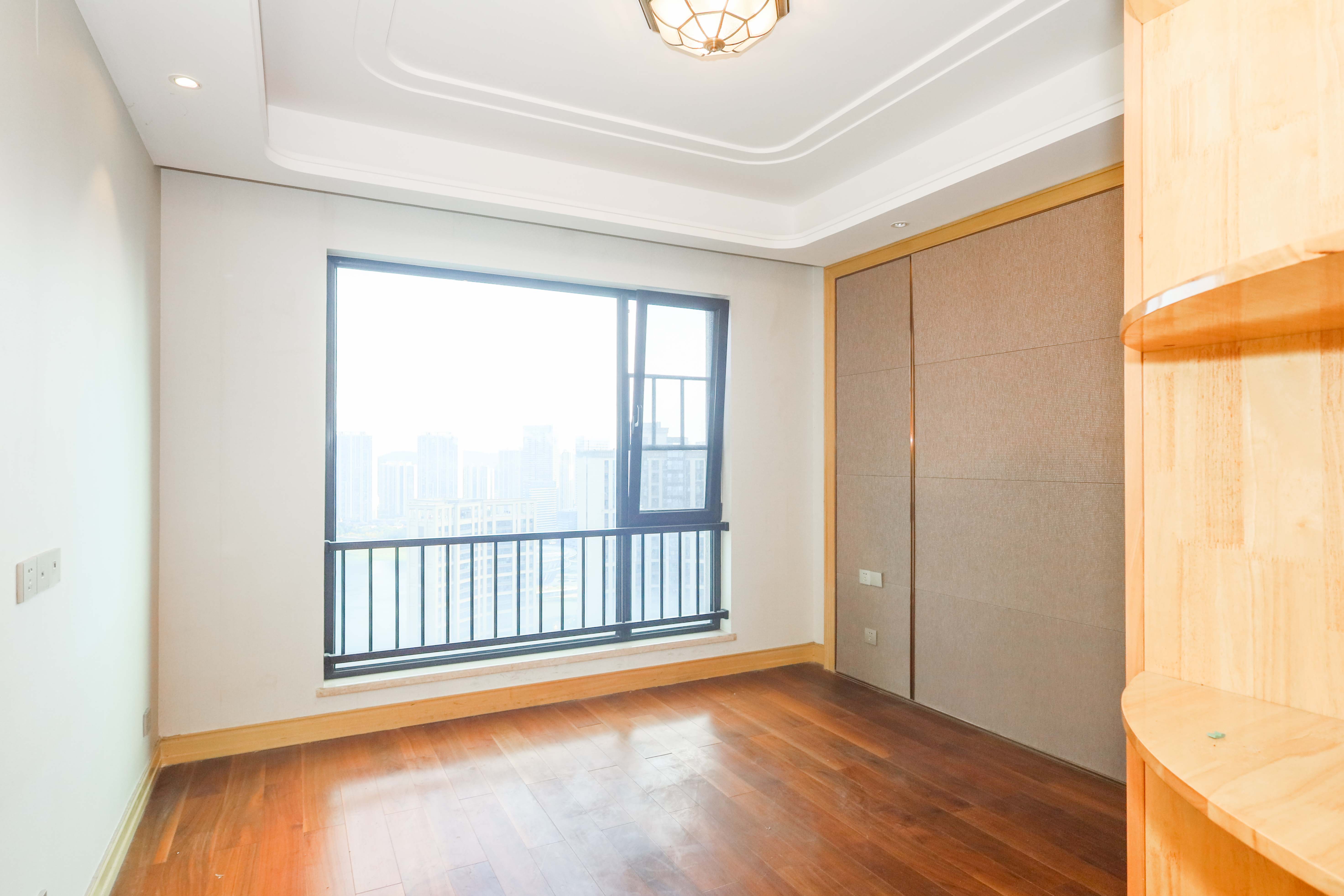 晟通牡丹舸  3室2厅2卫    355.0万卧室