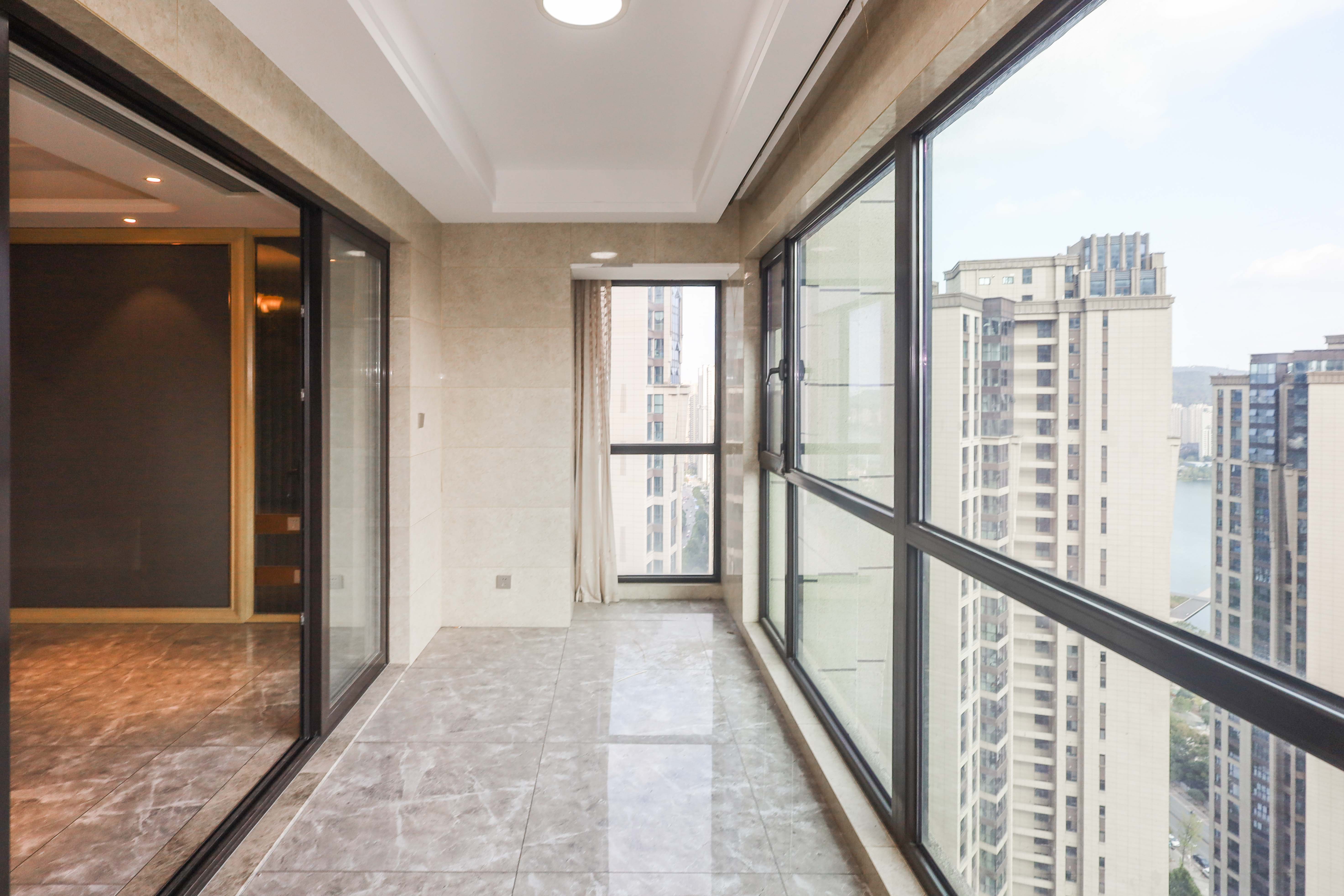 晟通牡丹舸  3室2厅2卫    355.0万阳台