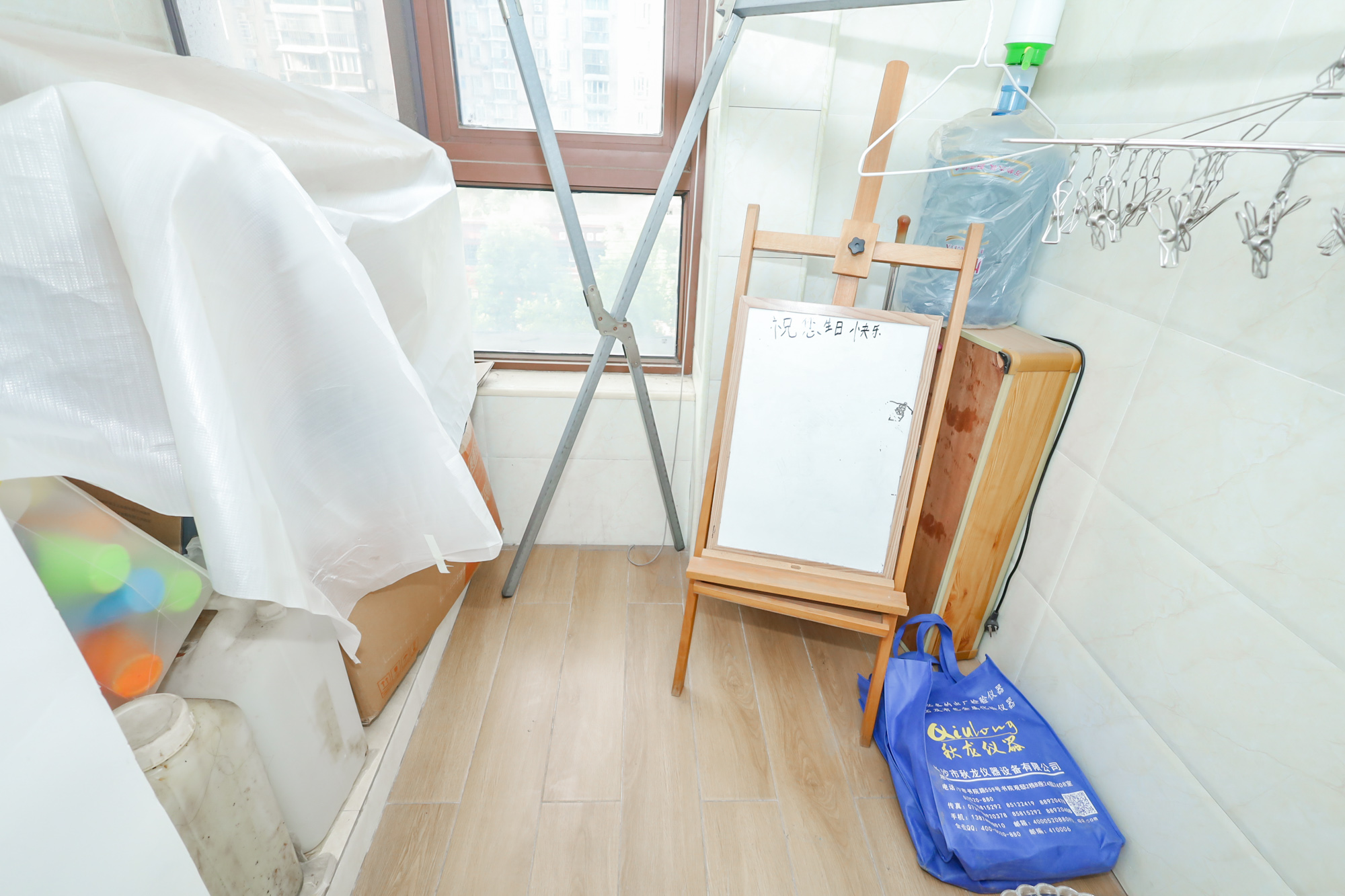 世茂铂翠湾二期  4室2厅1卫   208.00万阳台