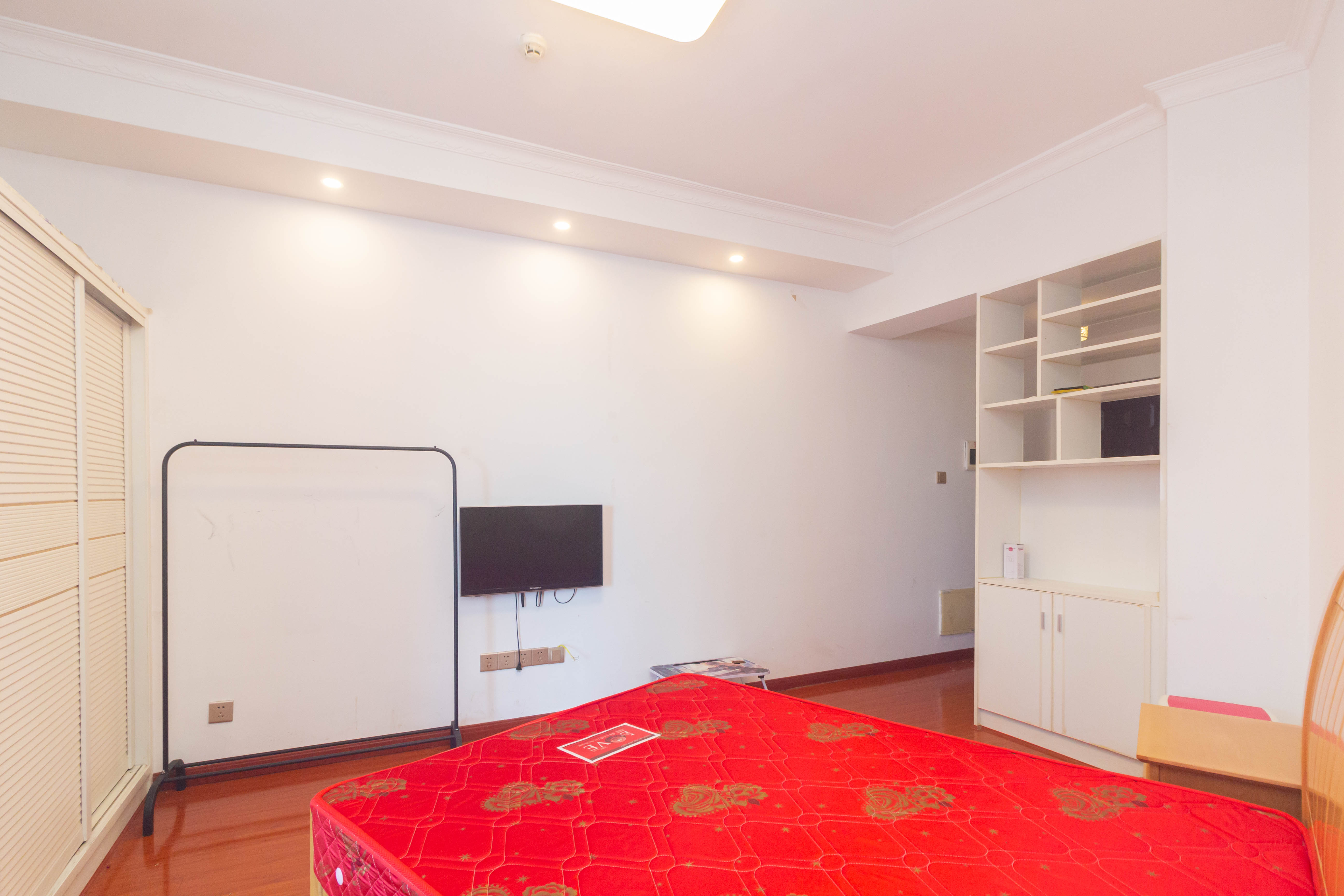 海德公园 1室1厅1卫 25.98万 海德公园 1室1厅1卫 25.98万客厅