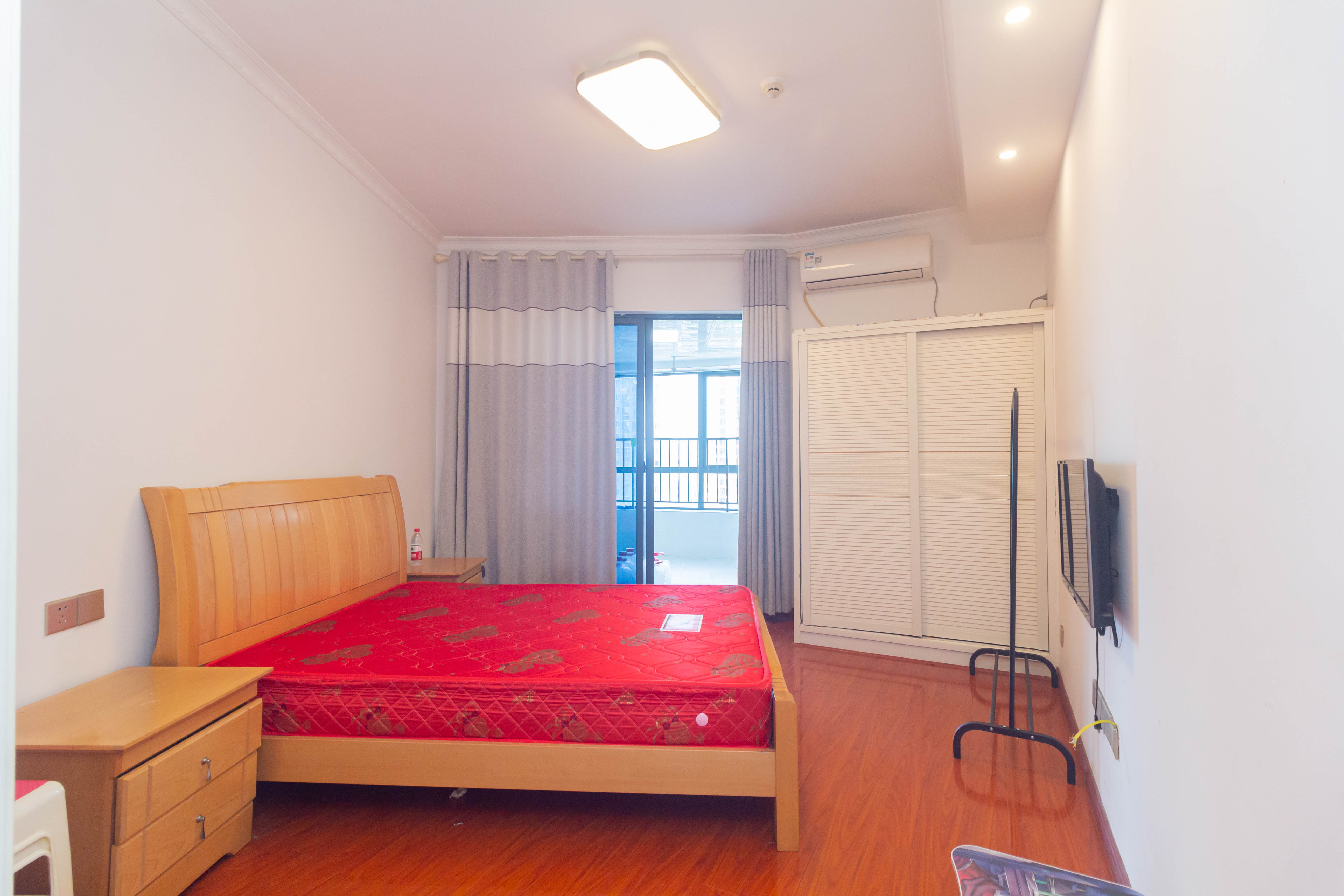 海德公园  1室1厅1卫    25.98万客厅