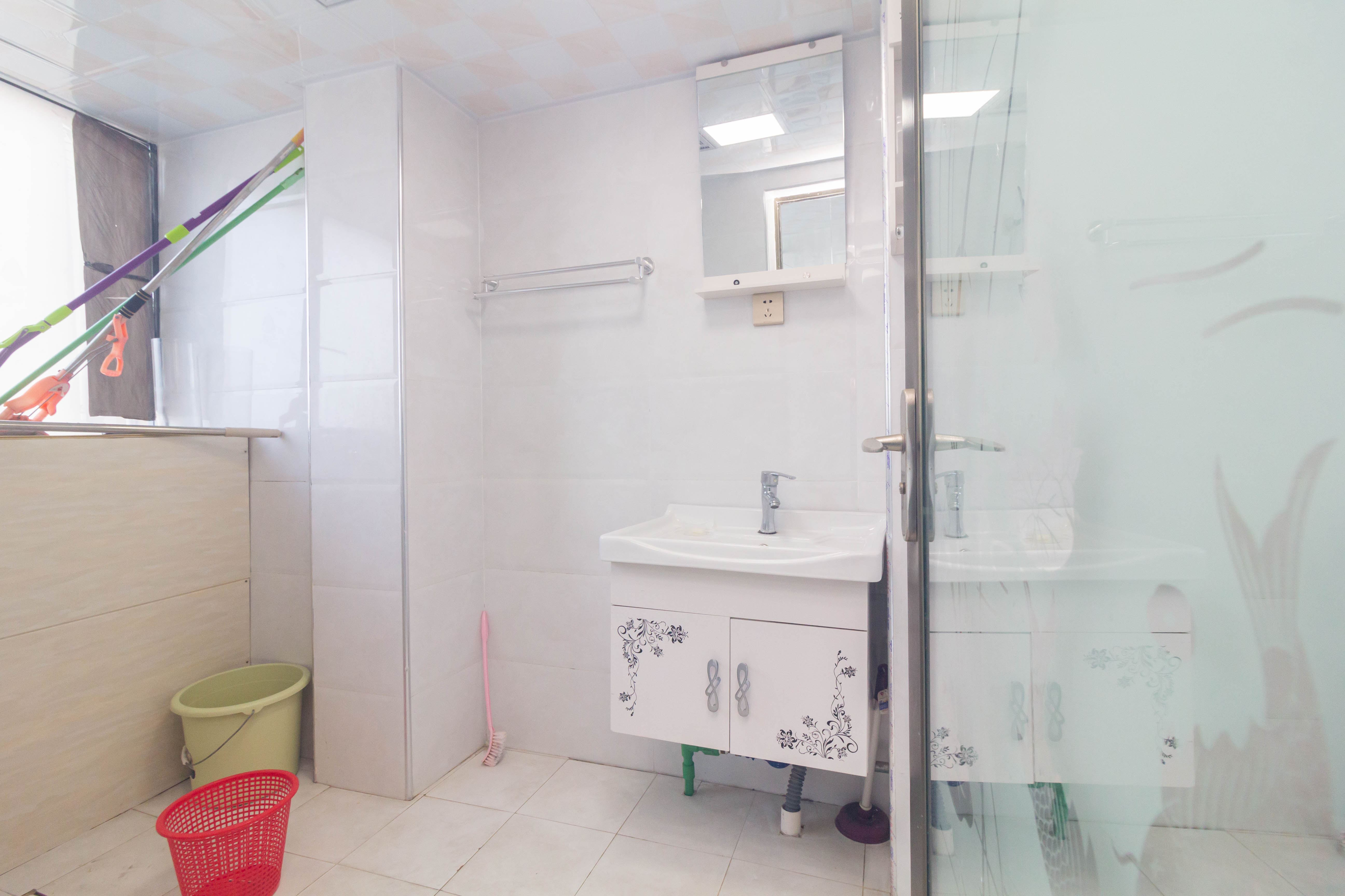 海德公园  1室1厅1卫    25.98万卫生间