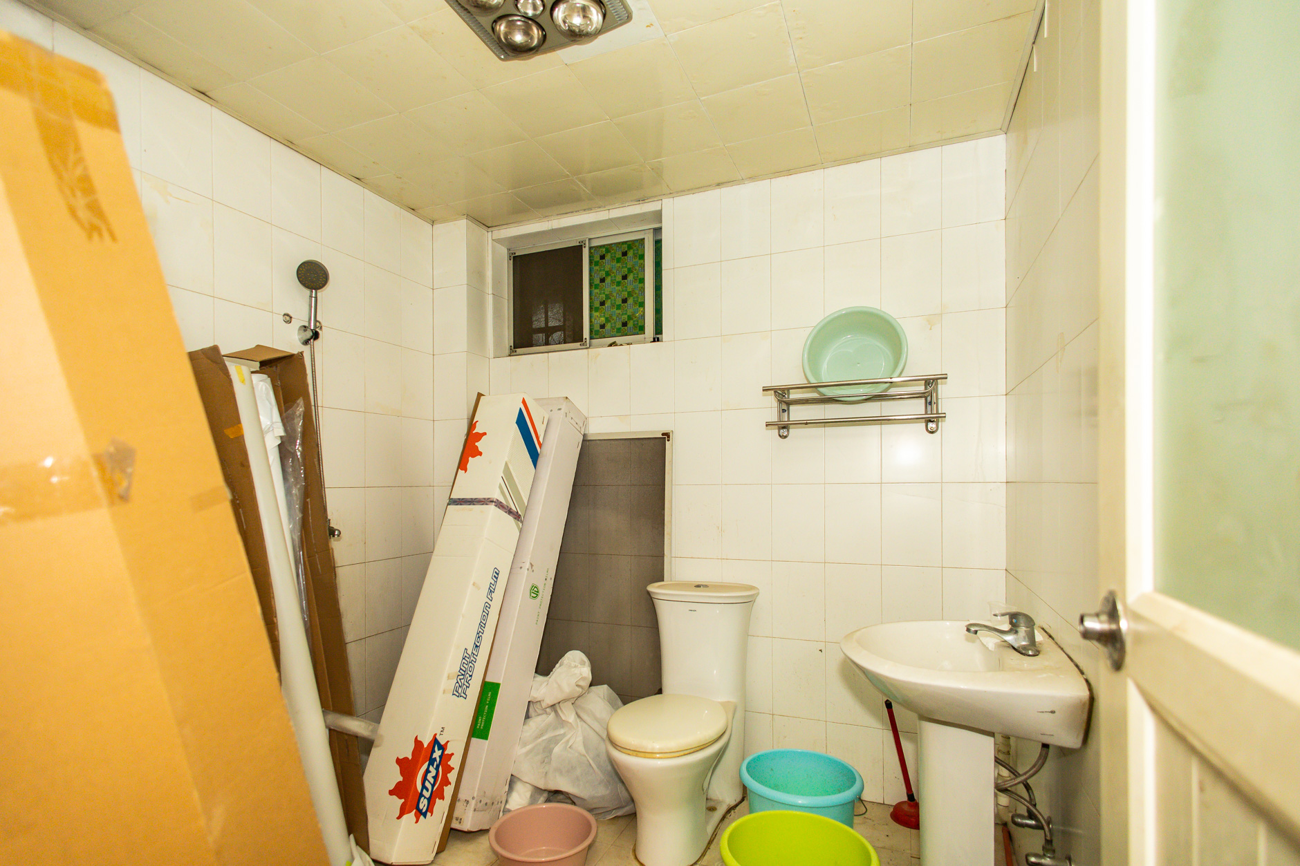 中南汽车世界  3室2厅1卫    39.8万 中南汽车世界  3室2厅1卫    39.8万卫生间