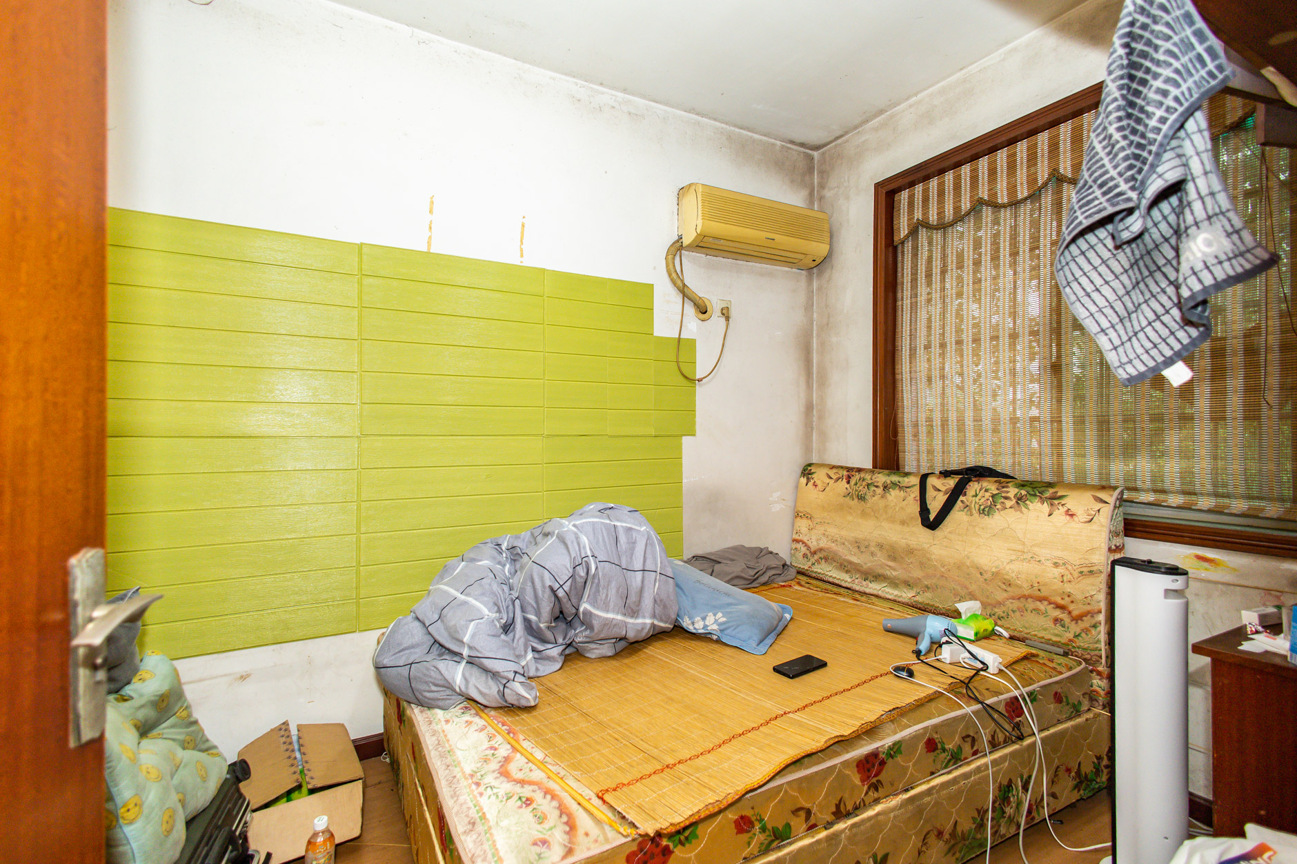 中南汽车世界  3室2厅1卫    39.8万 中南汽车世界  3室2厅1卫    39.8万卧室