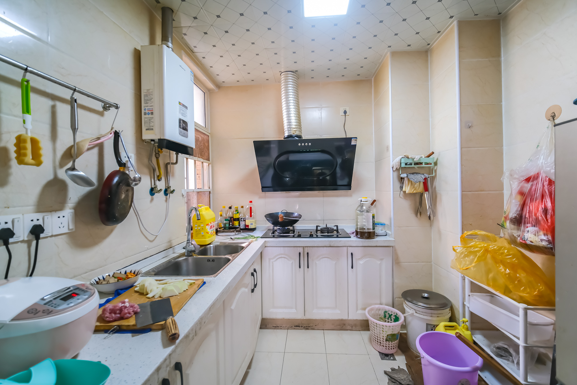 和悦城(蟠龙景苑)  3室2厅1卫    71.8万厨房