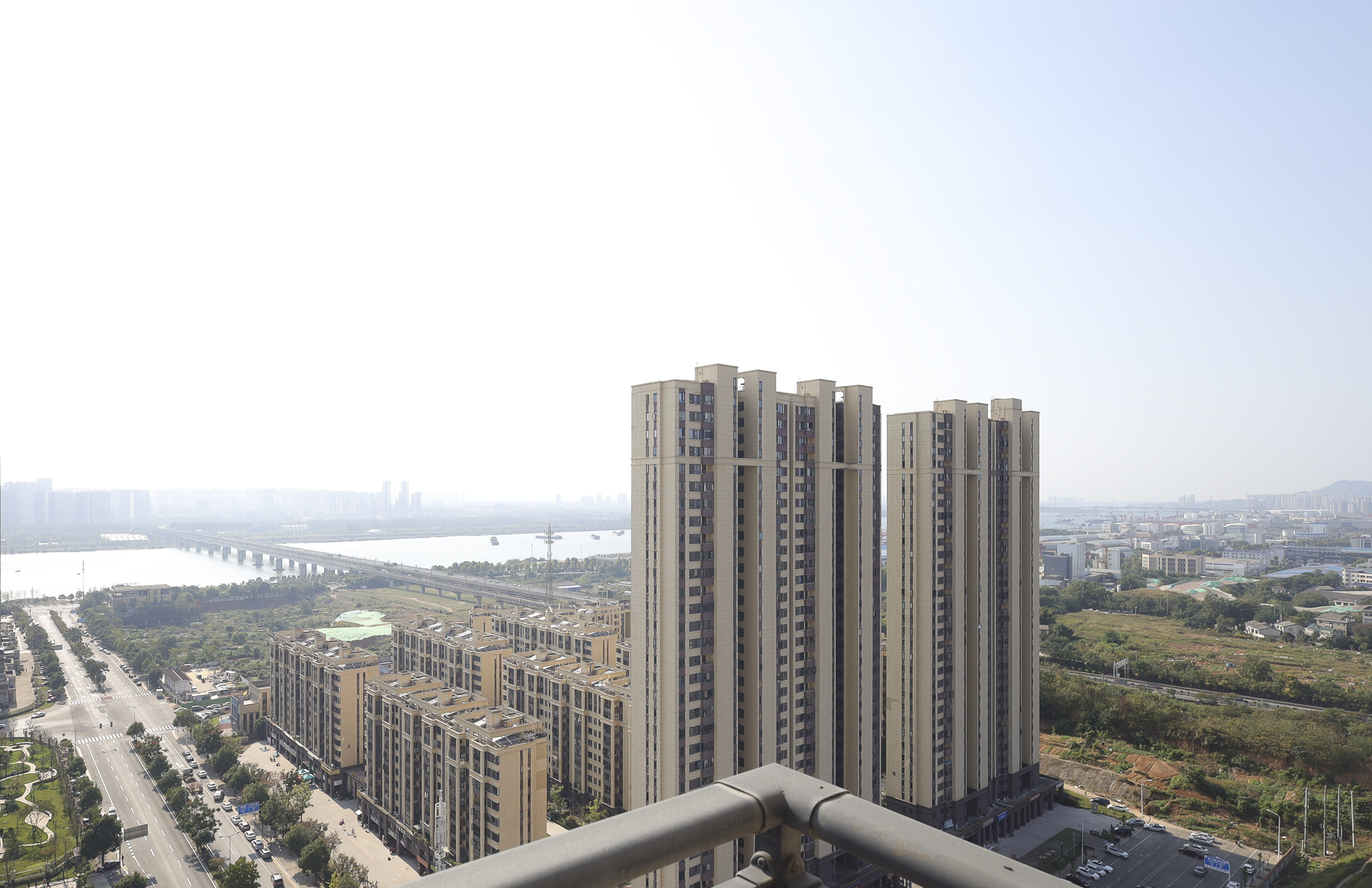 恒大御景天下城一期  4室2厅2卫   98.00万其他